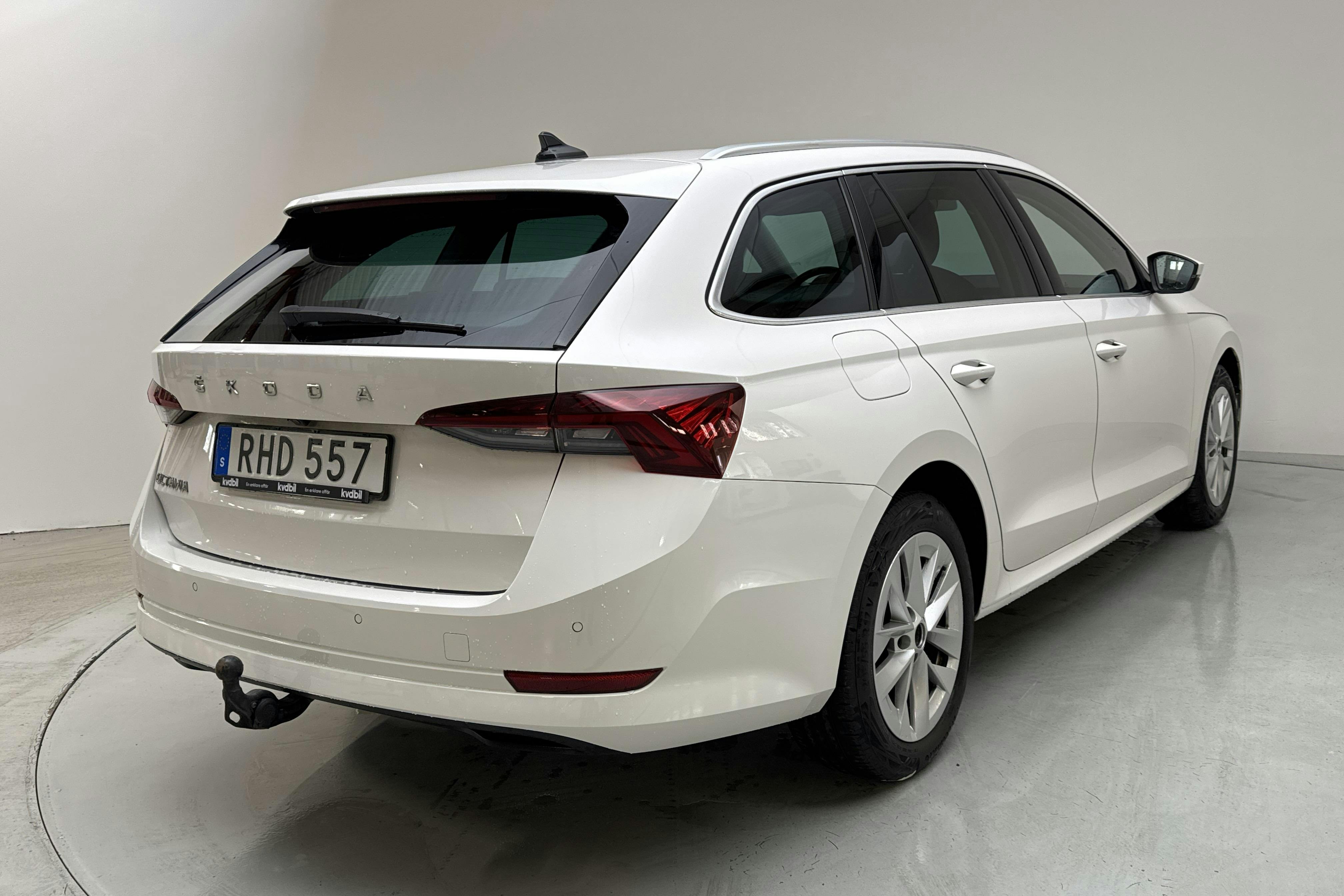 Skoda Octavia 2.0 TDI Combi (150hk) - 133 990 km - Automatic - white - 2022