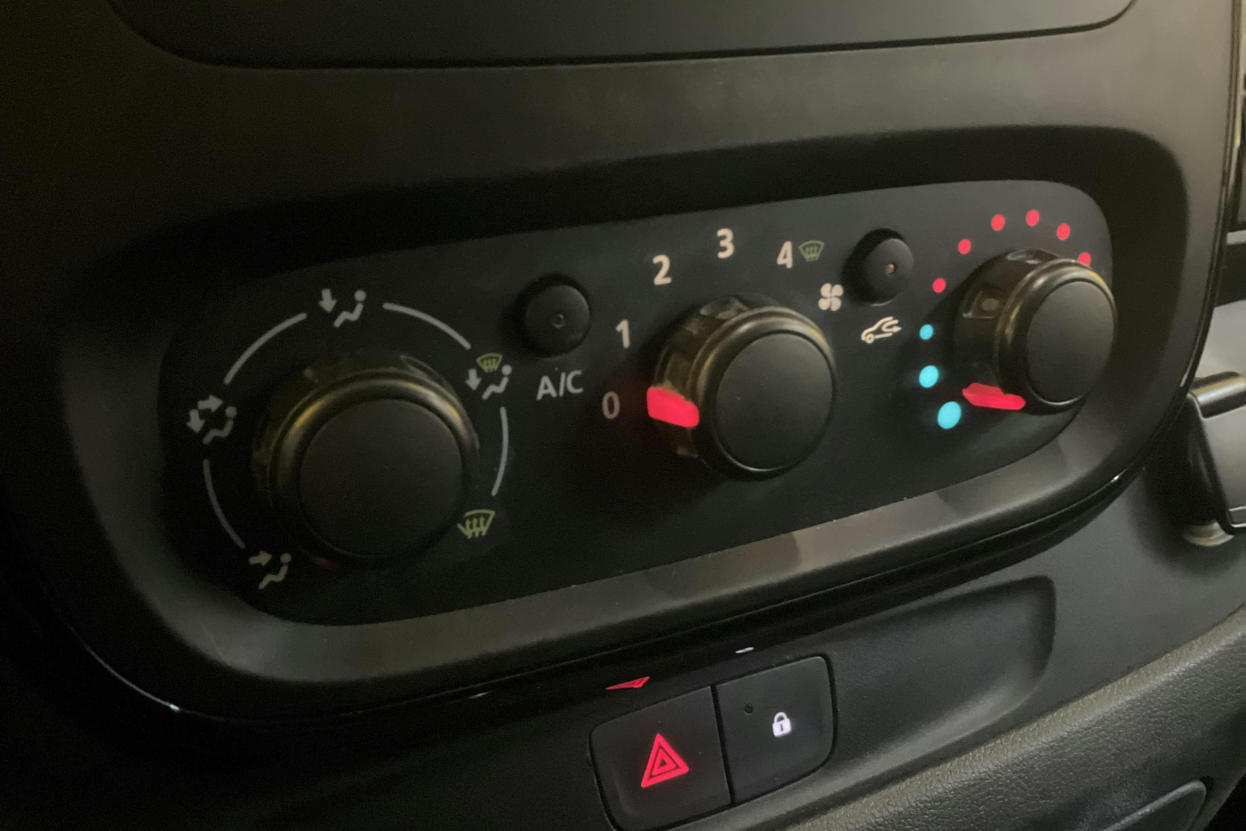 Opel Vivaro 1.6 BITURBO (125hk) - 28 986 mil - Manuell - vit - 2018