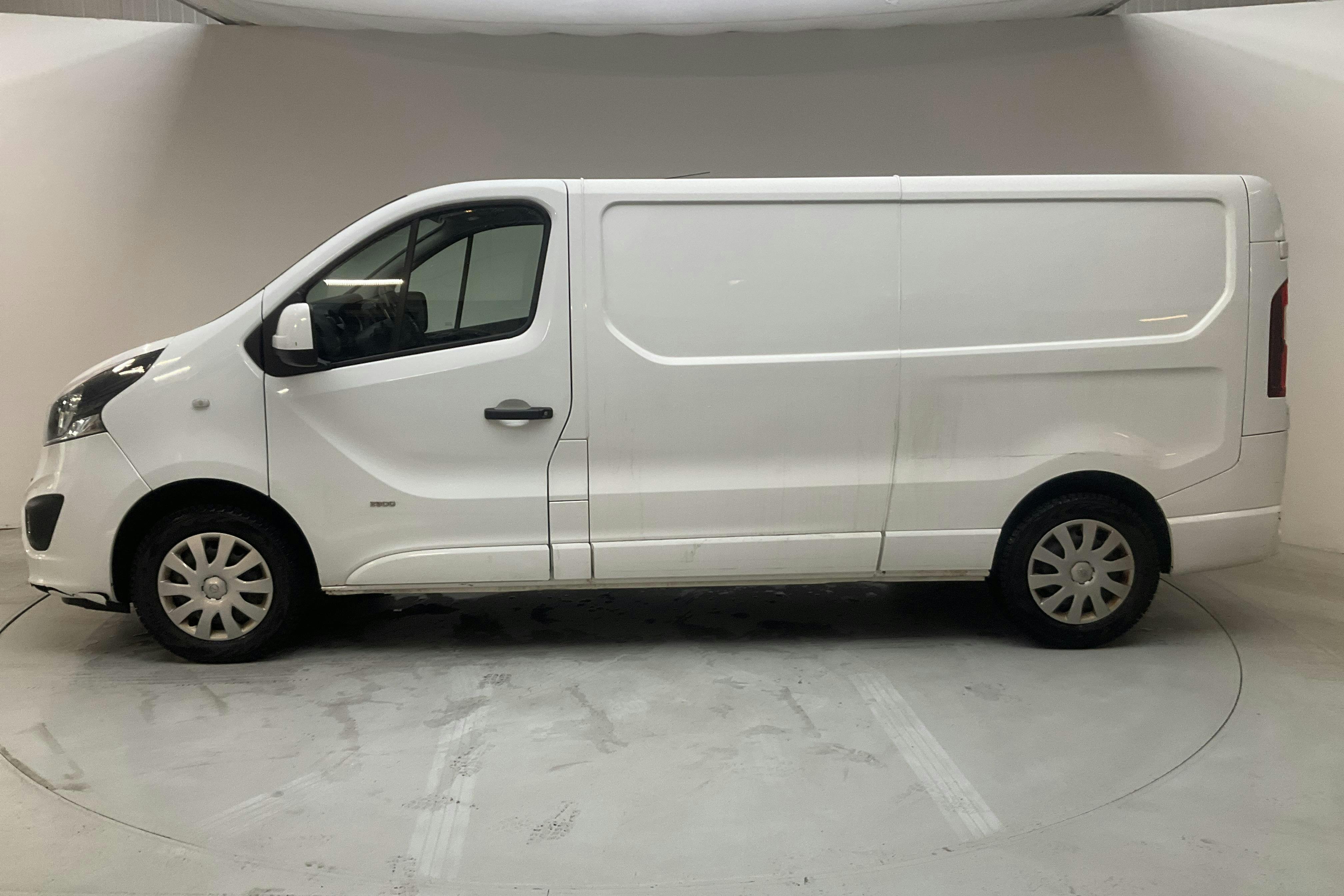Opel Vivaro 1.6 BITURBO (125hk) - 28 986 mil - Manuell - vit - 2018