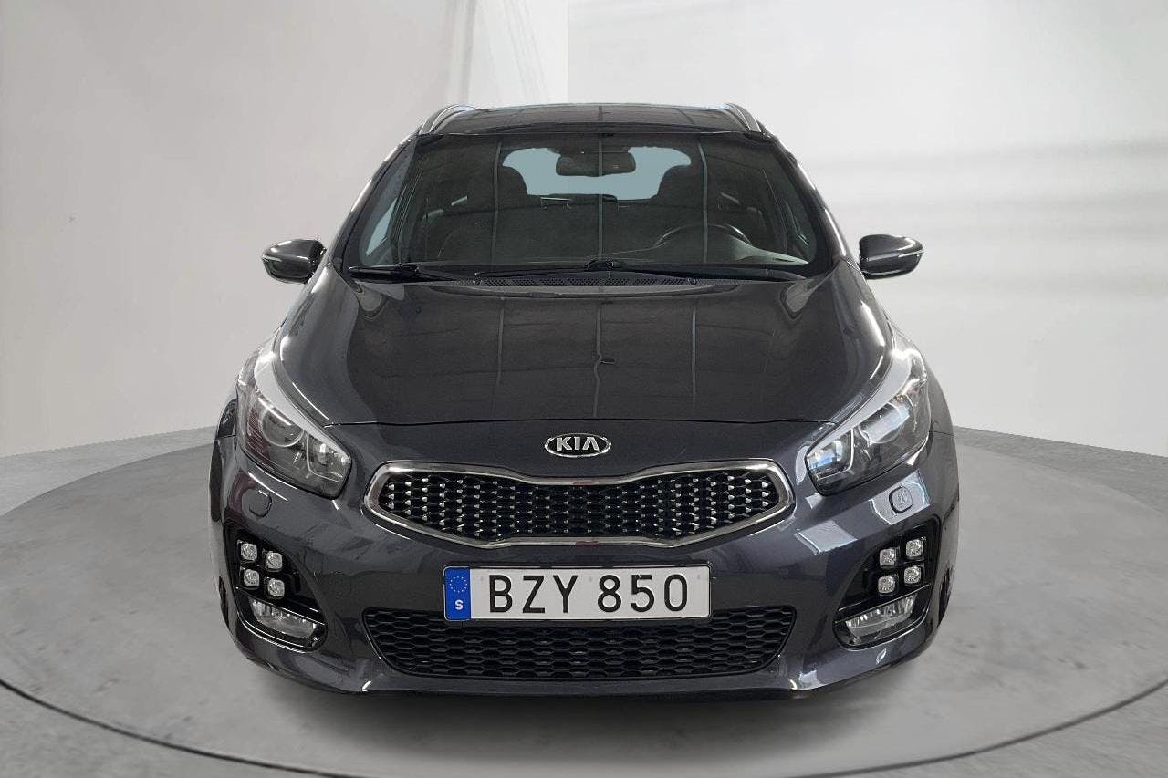 KIA Cee'd 1.6 CRDi SW (136hk) - 89 100 km - Manual - gray - 2017