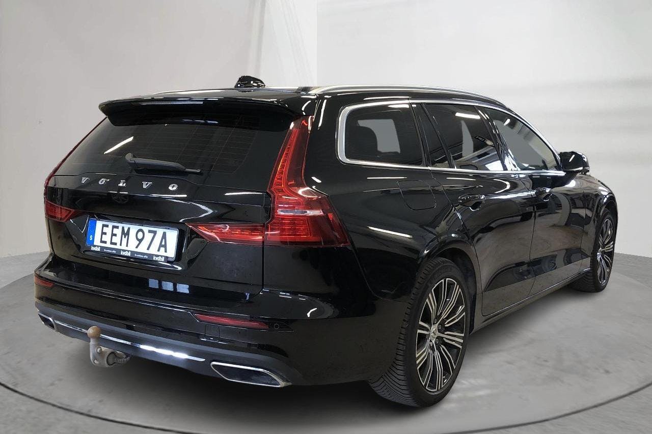 Volvo V60 T6 AWD Recharge (340hk) - 98 160 km - Automatyczna - czarny - 2022