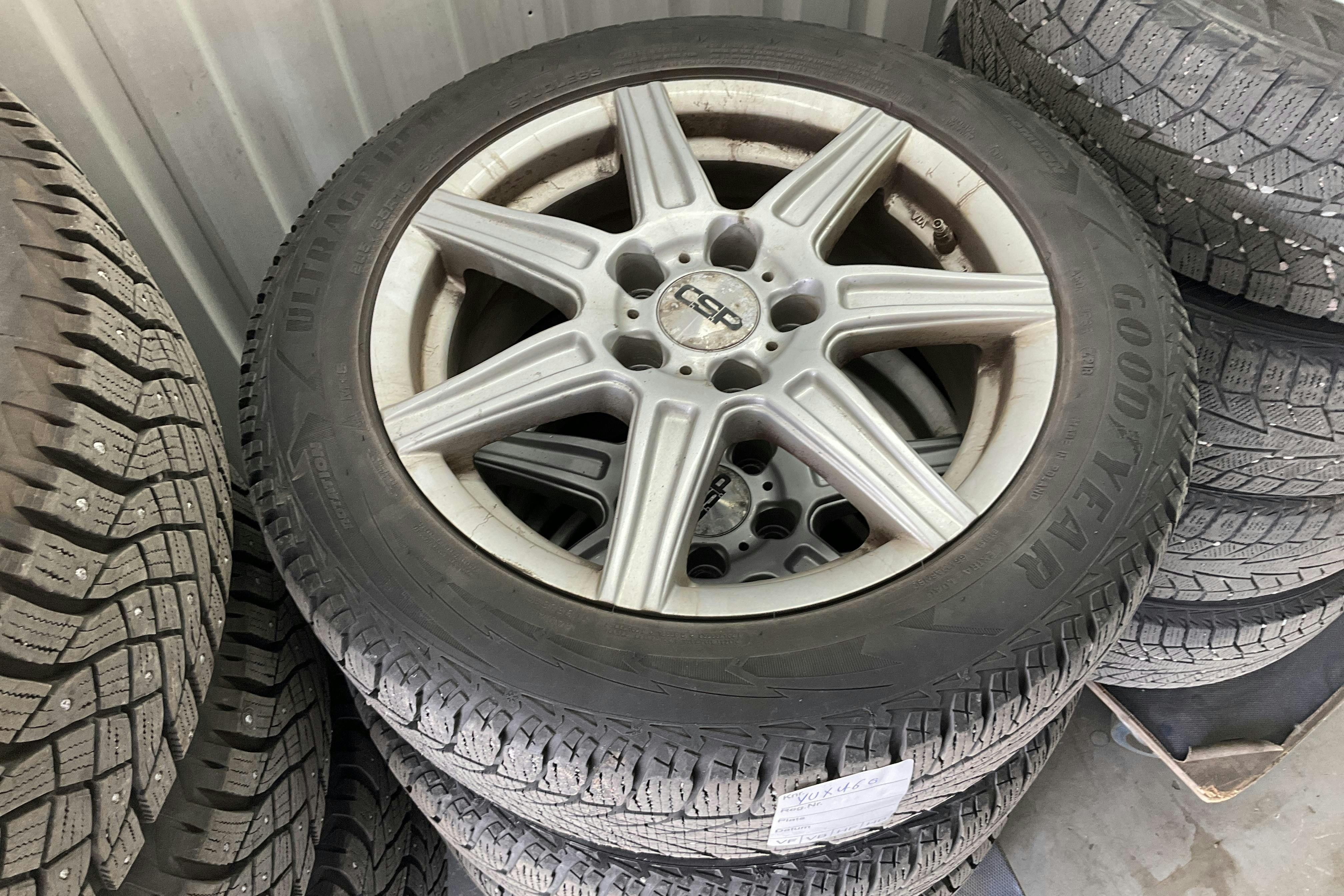 Toyota Auris 1.8 HSD Touring Sports (99hk) - 125 760 km - Automatic - gray - 2019
