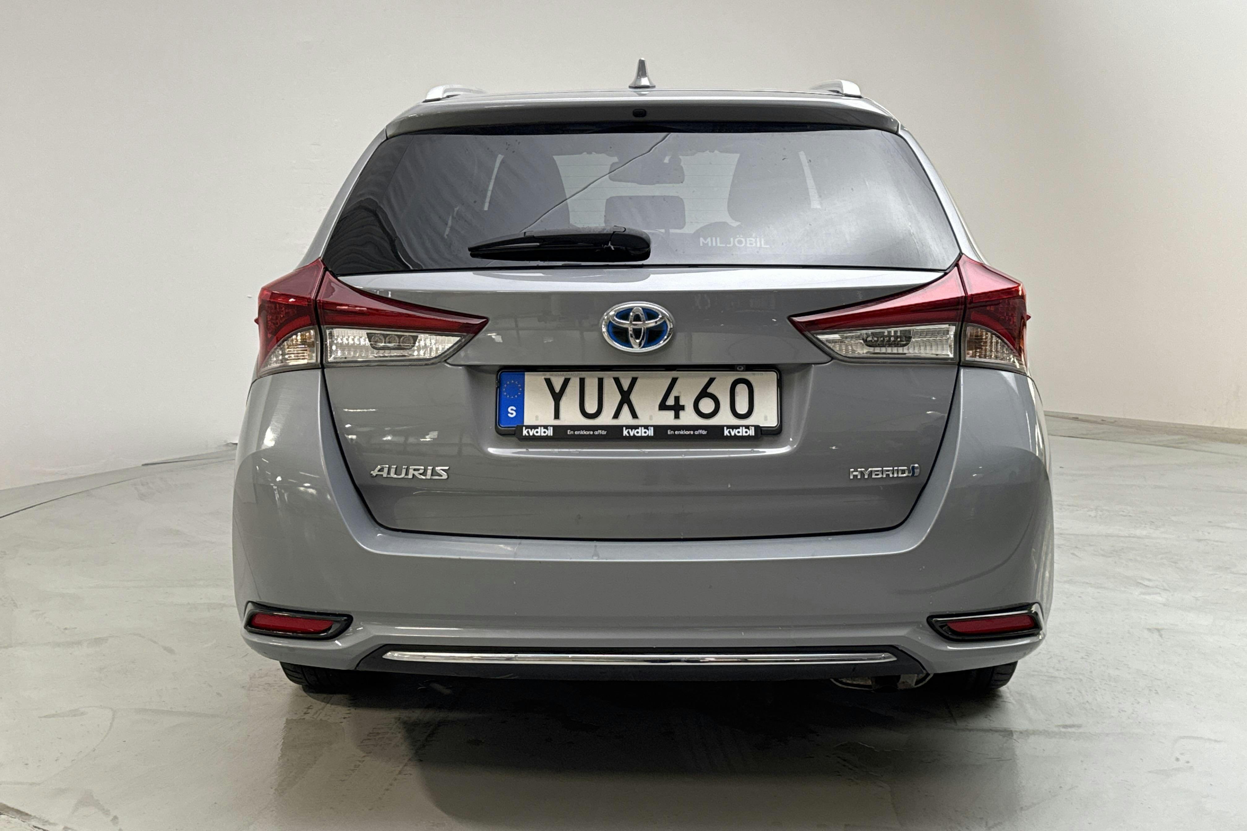 Toyota Auris 1.8 HSD Touring Sports (99hk) - 125 760 km - Automatic - gray - 2019