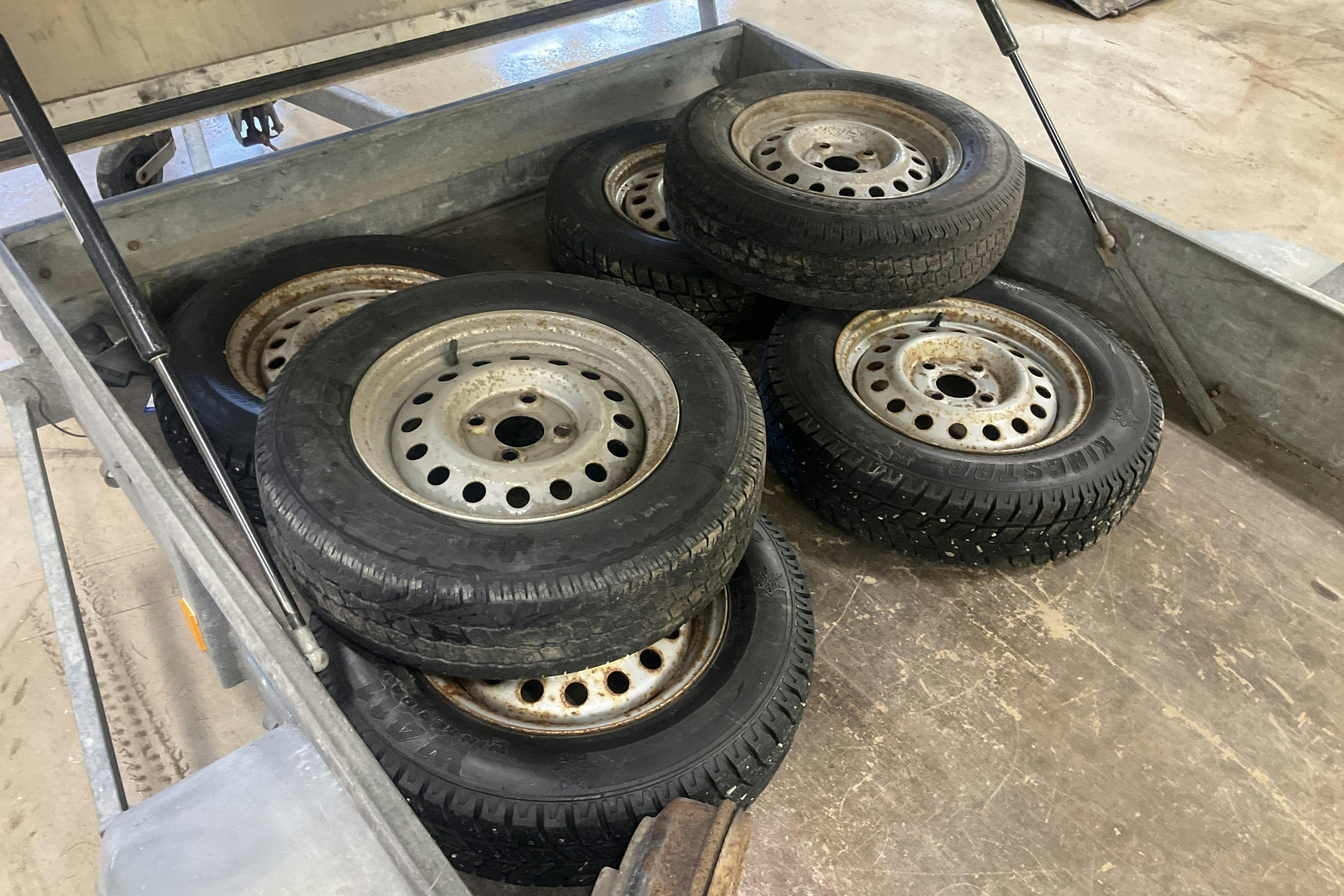Larssons SLÄPET LS 1700 B Kåpsläpvagn Släpvagn (Rep.Objekt) - 0 km - Light Grey - 2006