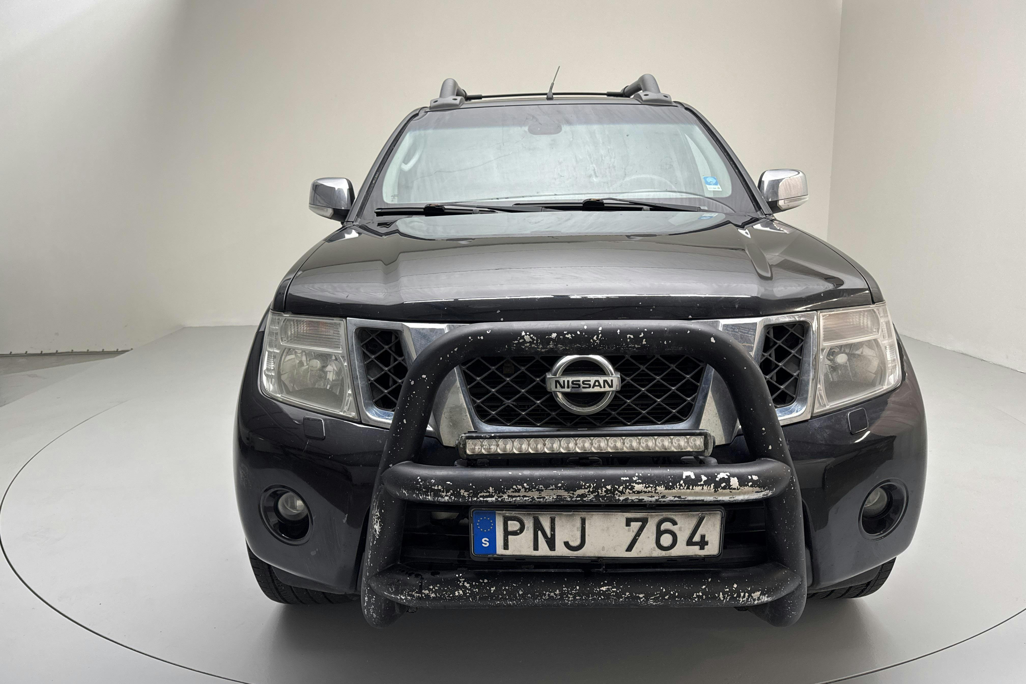 Nissan Navara 3.0 dCi V6 (231hk) - 27 279 mil - Automat - svart - 2012