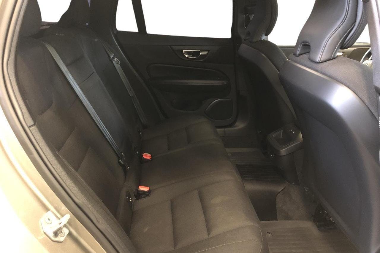 Volvo V60 B4 Mildhybrid, Diesel (197hk) - 118 960 km - Automatyczna - szary - 2022