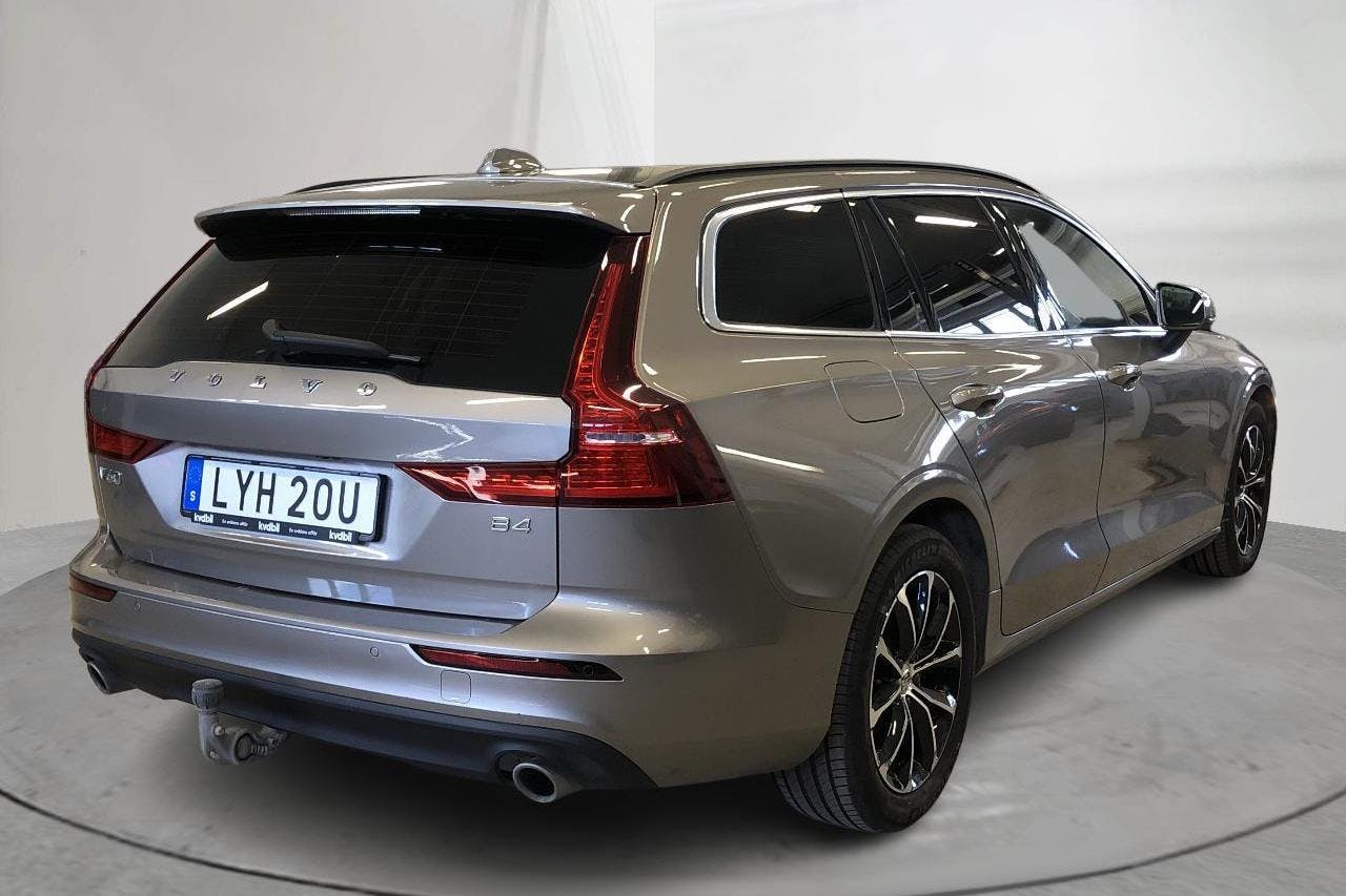 Volvo V60 B4 Mildhybrid, Diesel (197hk) - 118 960 km - Automatyczna - szary - 2022