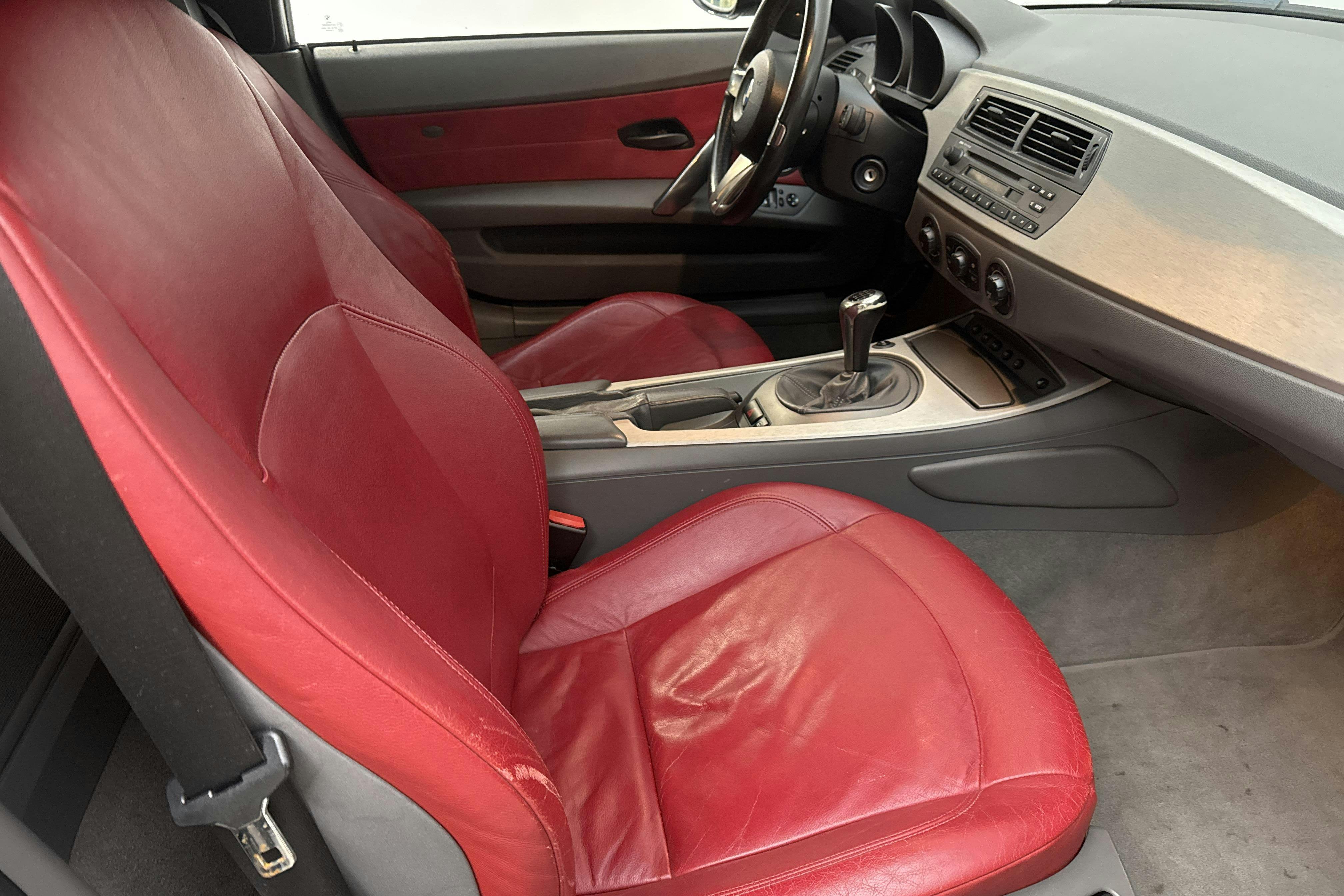 BMW Z4 3.0i Roadster (231hk) - 122 970 km - Manual - black - 2004