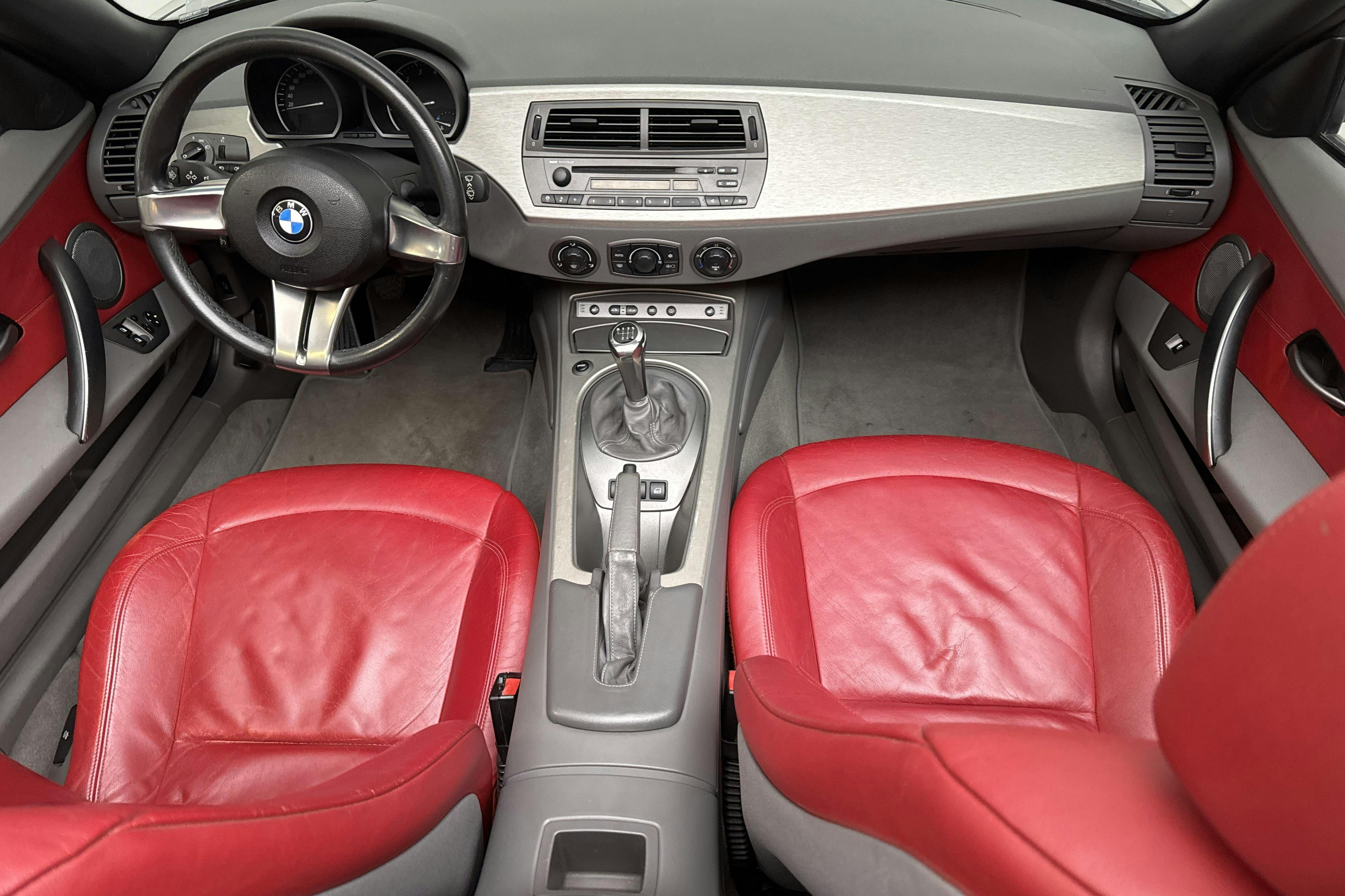 BMW Z4 3.0i Roadster (231hk) - 122 970 km - Manual - black - 2004
