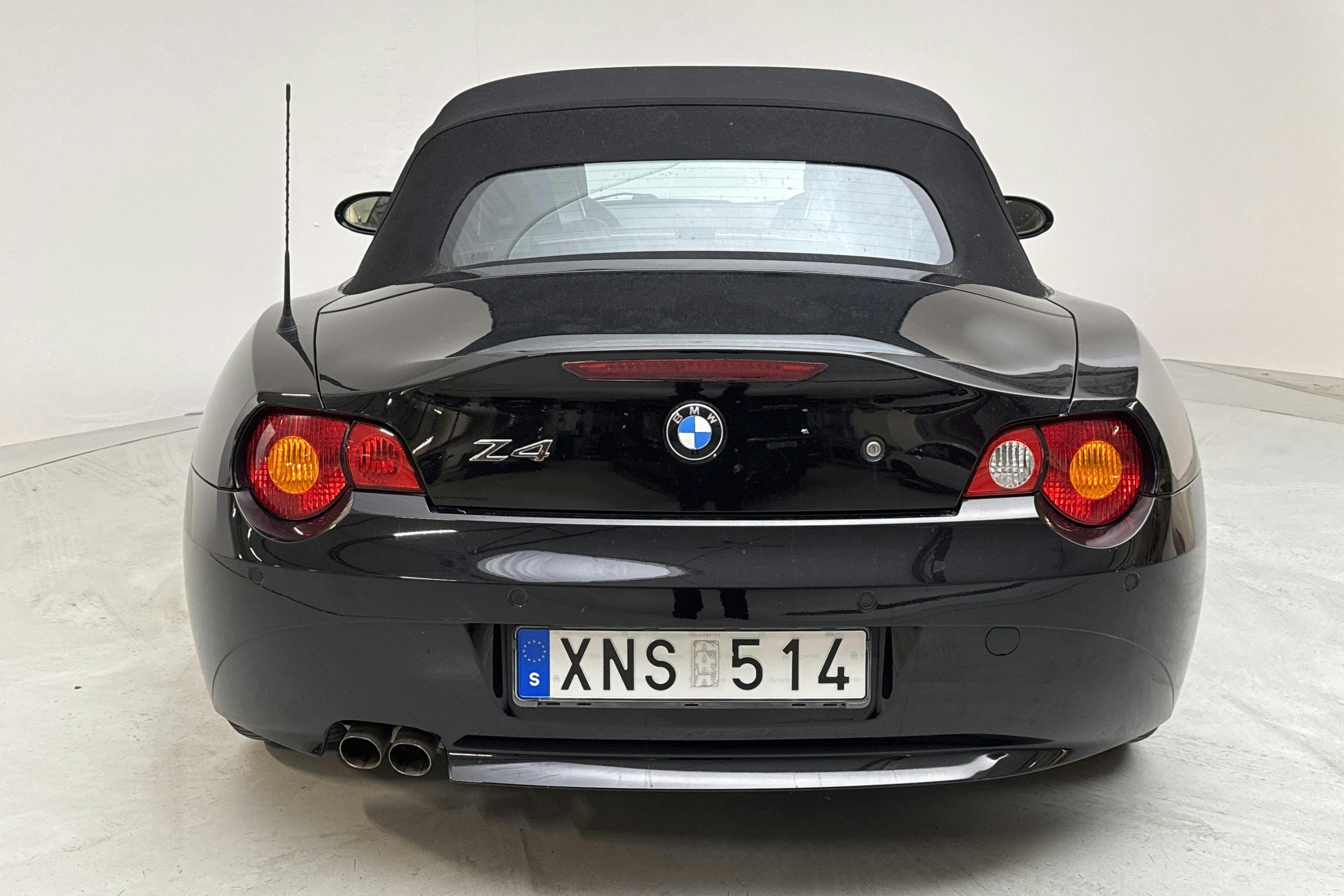 BMW Z4 3.0i Roadster (231hk) - 122 970 km - Manual - black - 2004