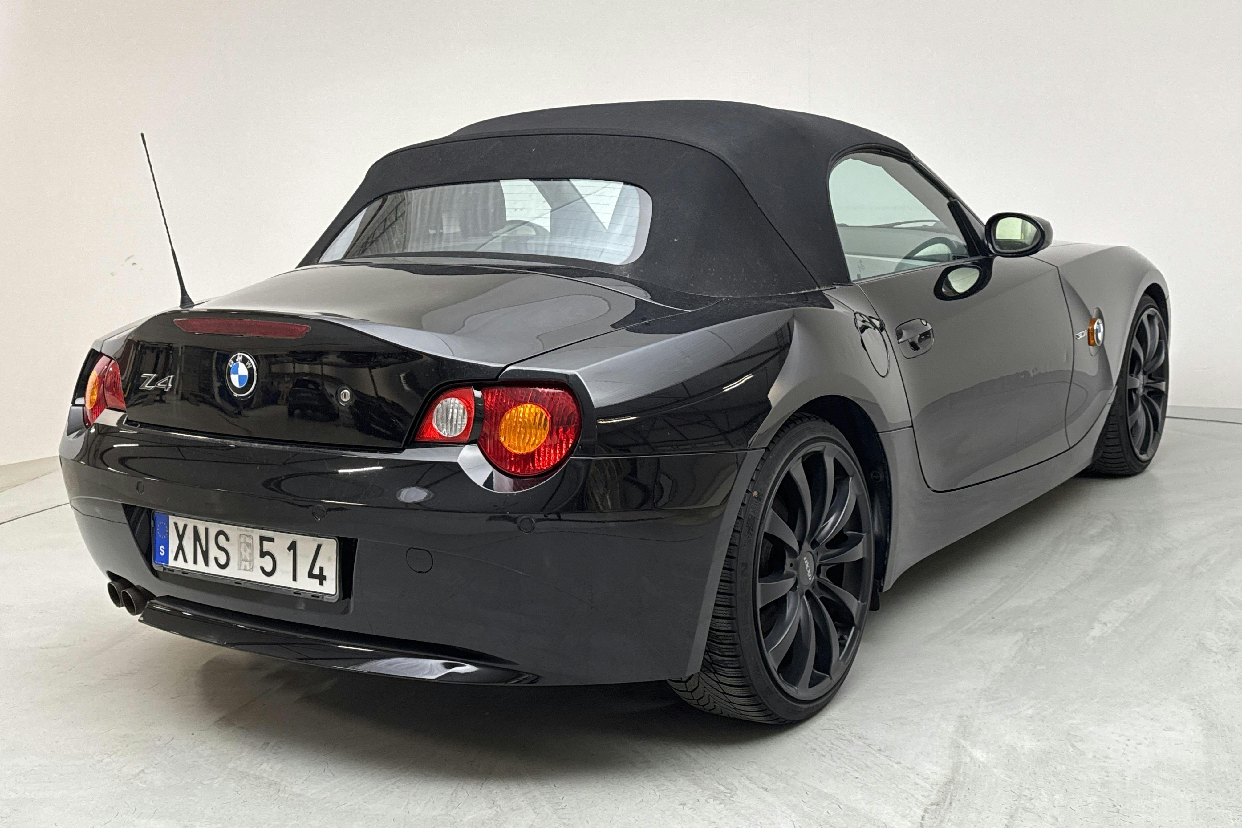 BMW Z4 3.0i Roadster (231hk) - 122 970 km - Manual - black - 2004