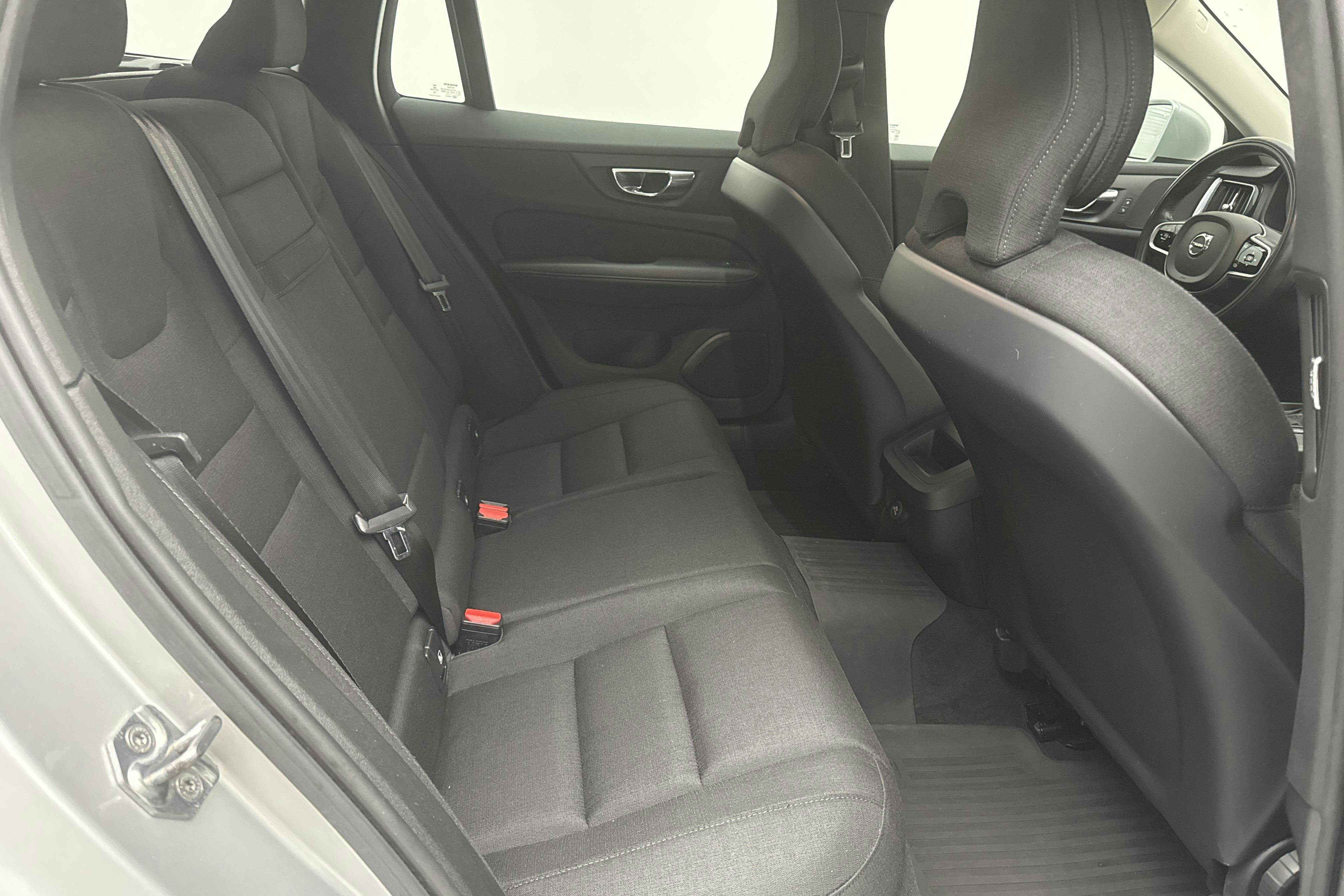 Volvo V60 D3 (150hk) - 170 290 km - Automatic - silver - 2019