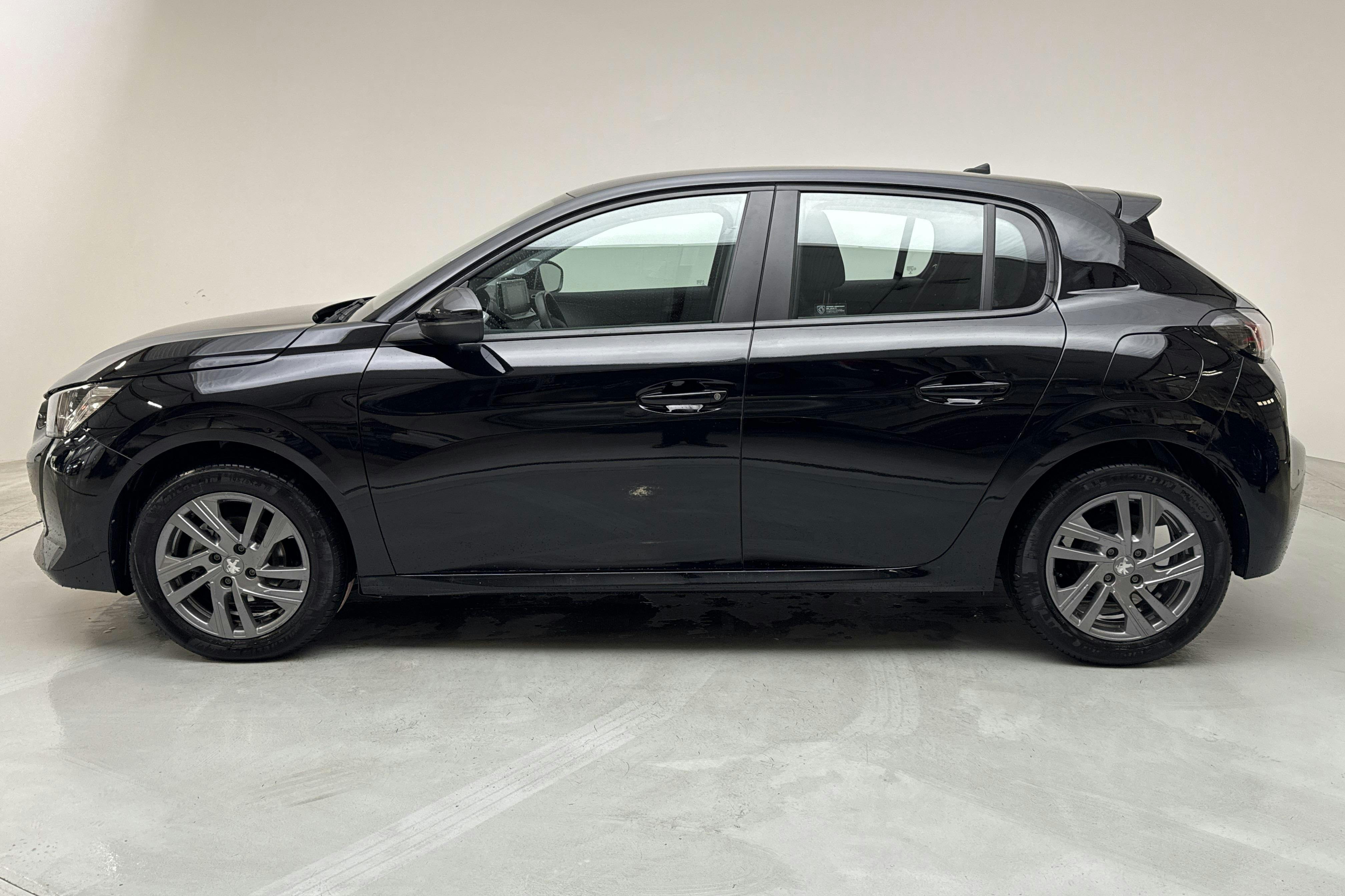 Peugeot 208 1.2 PureTech 5dr (75hk) - 1 980 mil - Manuell - svart - 2022