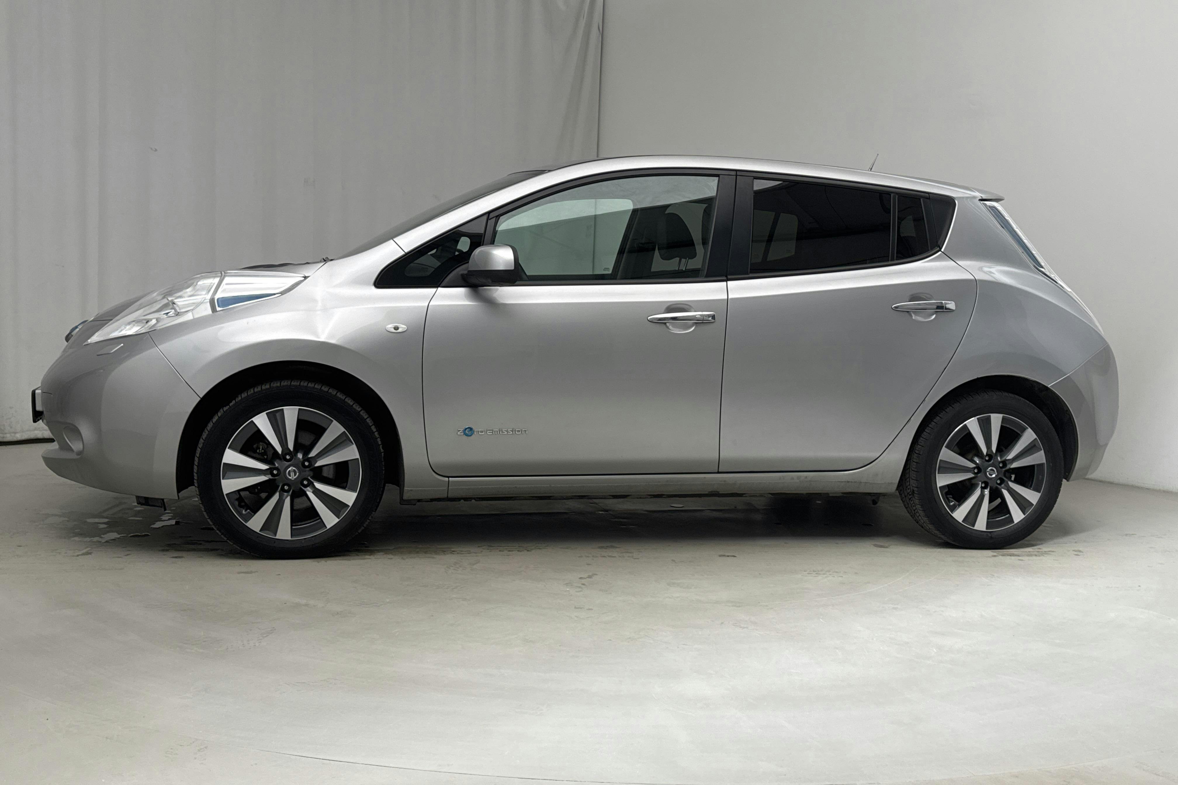 Nissan LEAF 5dr (109hk) - 7 239 mil - Automat - silver - 2016