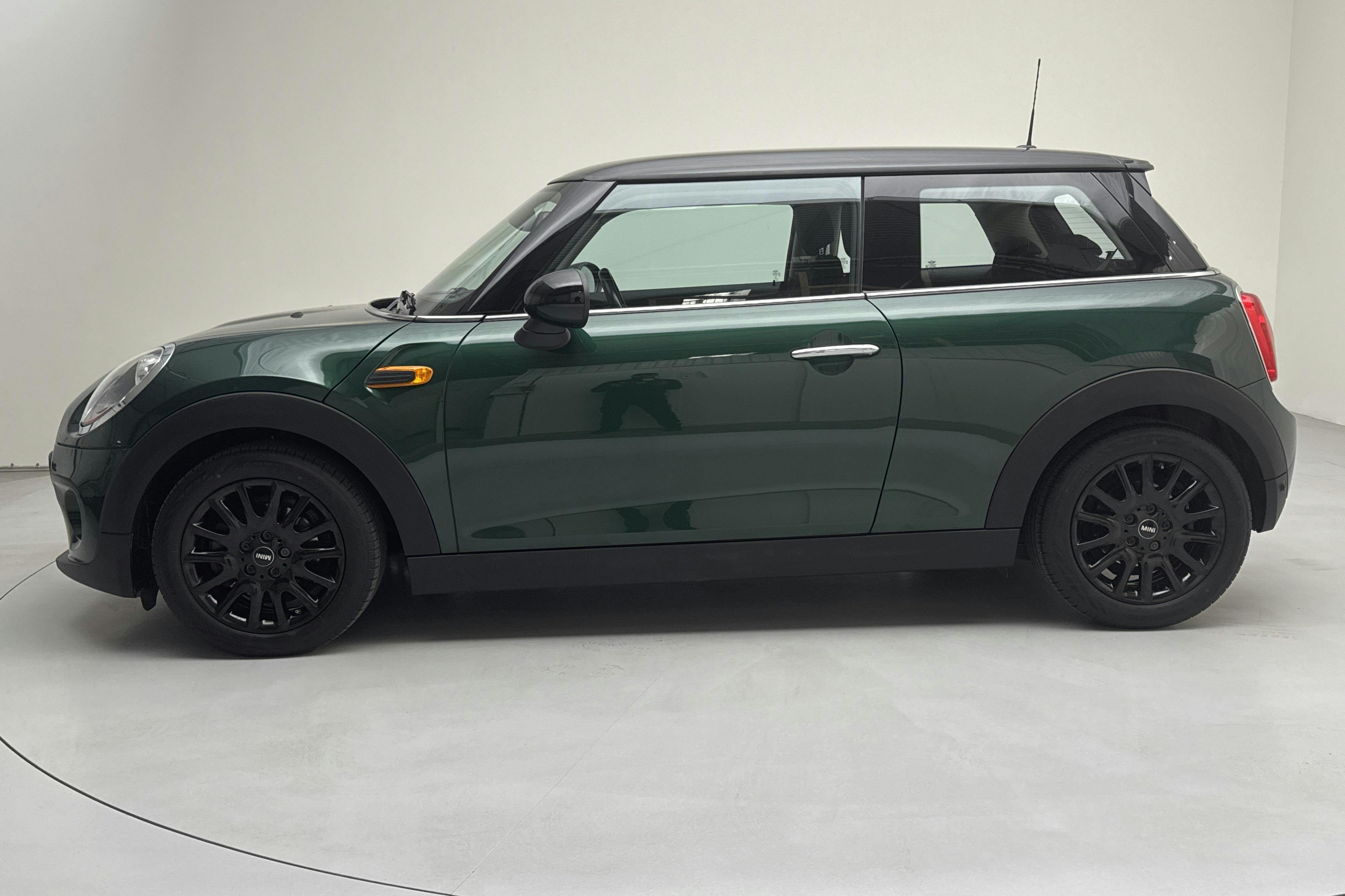 MINI Cooper 3dr (136hk) - 10 413 mil - Manuell - grön - 2017
