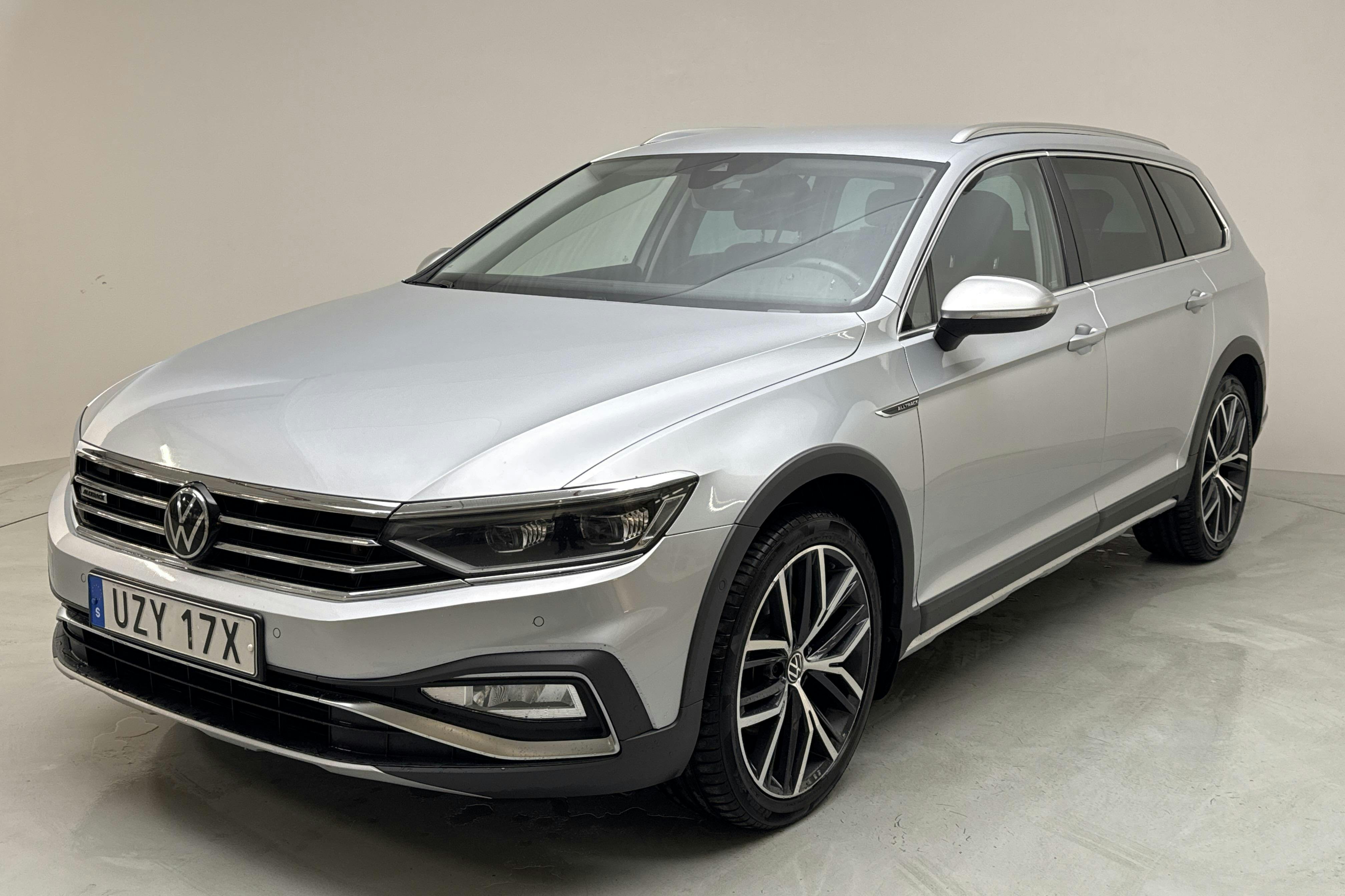 VW Passat Alltrack 2.0 TDI Sportscombi 4Motion (200hk) - 12 987 mil - Automat - silver - 2022