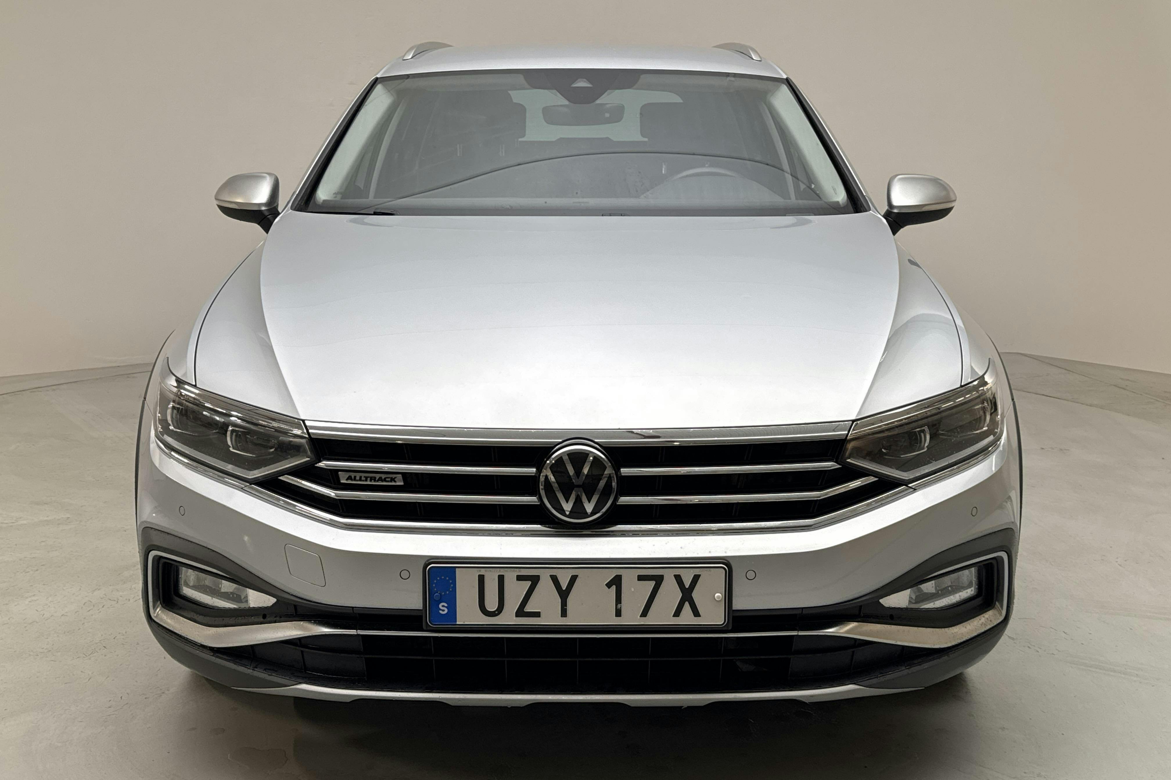 VW Passat Alltrack 2.0 TDI Sportscombi 4Motion (200hk) - 12 987 mil - Automat - silver - 2022