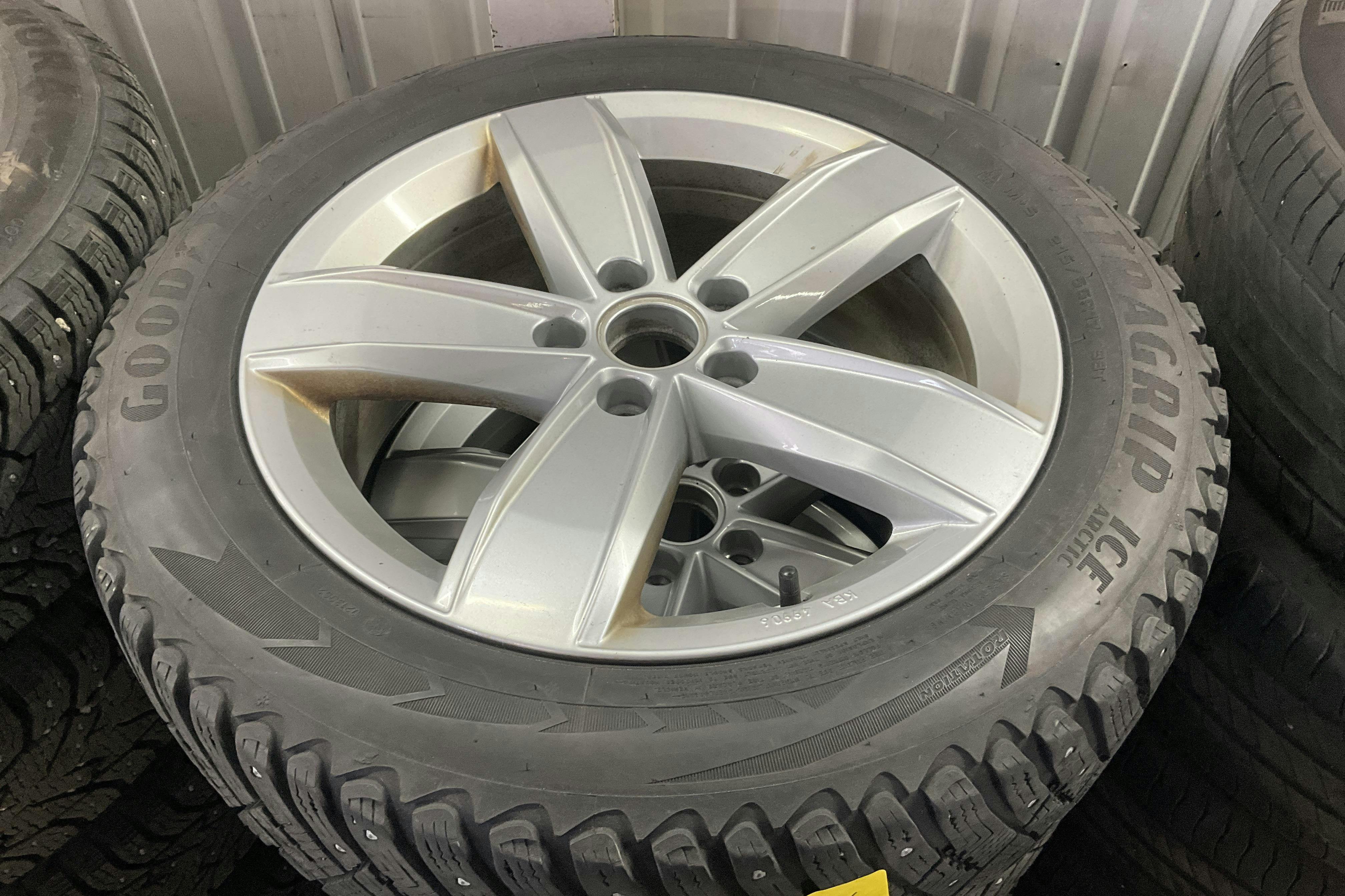 VW Passat Alltrack 2.0 TDI Sportscombi 4Motion (200hk) - 12 987 mil - Automat - silver - 2022