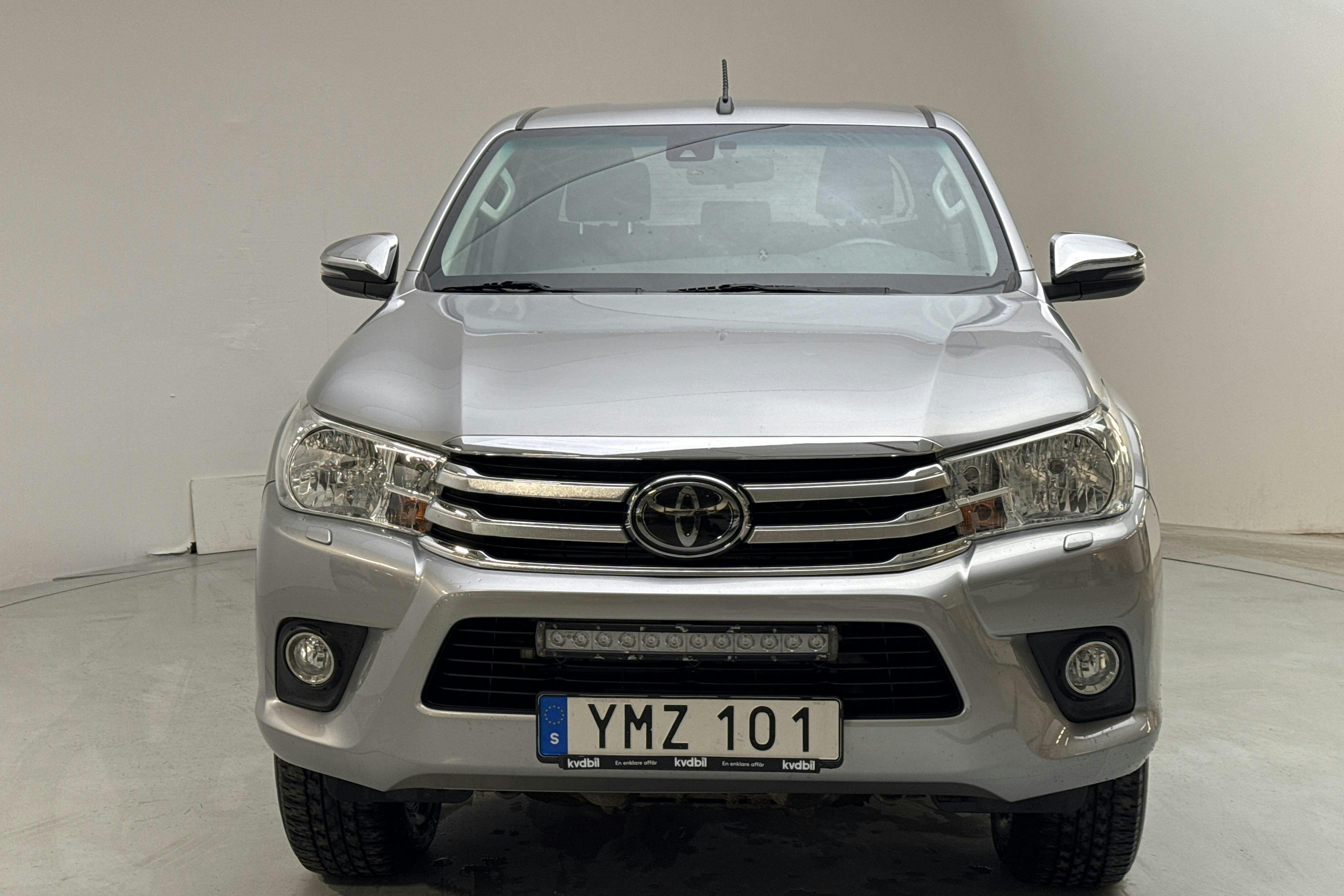 Toyota Hilux 2.4 D 4WD (150hk) - 92 340 km - Automatic - silver - 2018