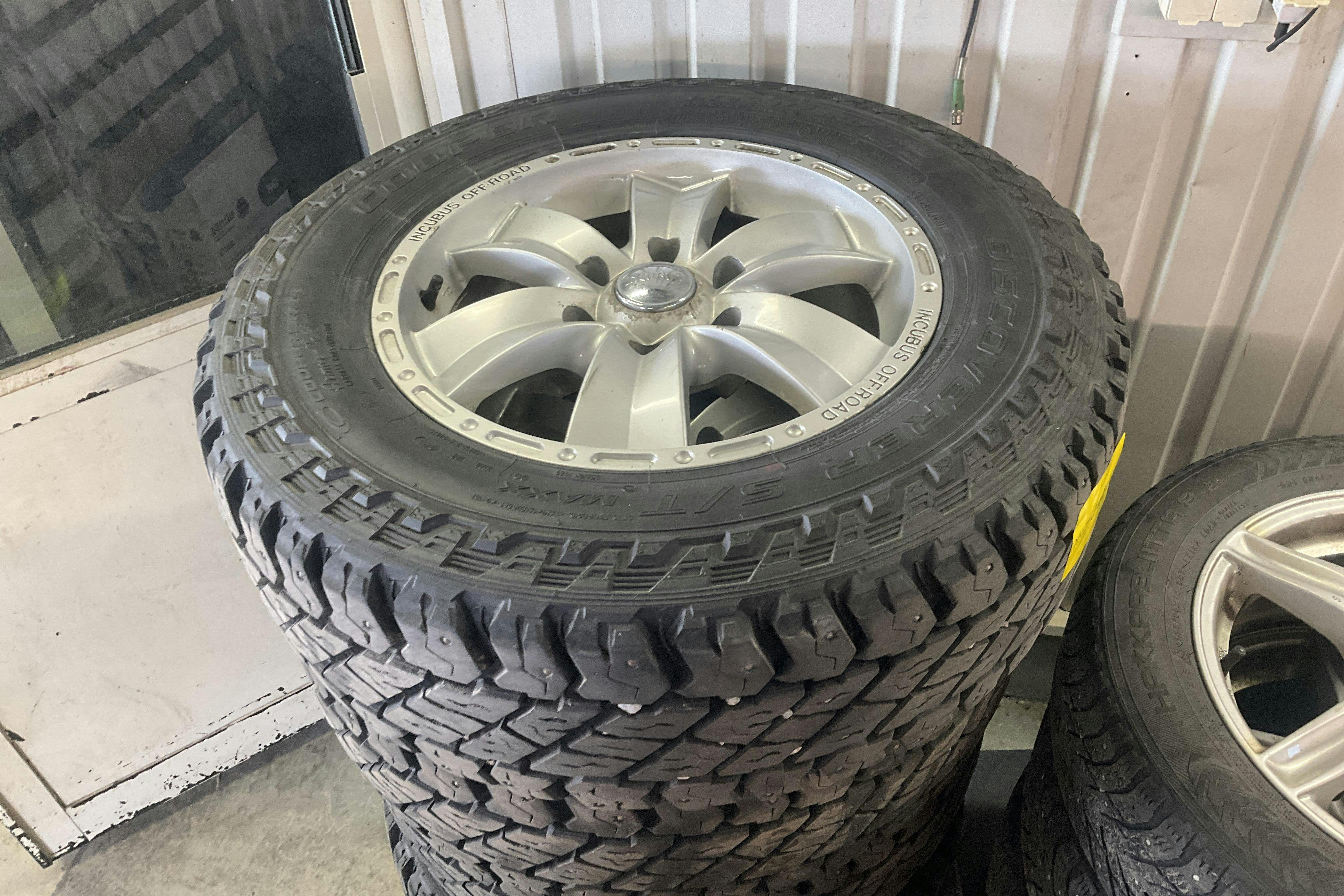 Toyota Hilux 2.4 D 4WD (150hk) - 92 340 km - Automatic - silver - 2018