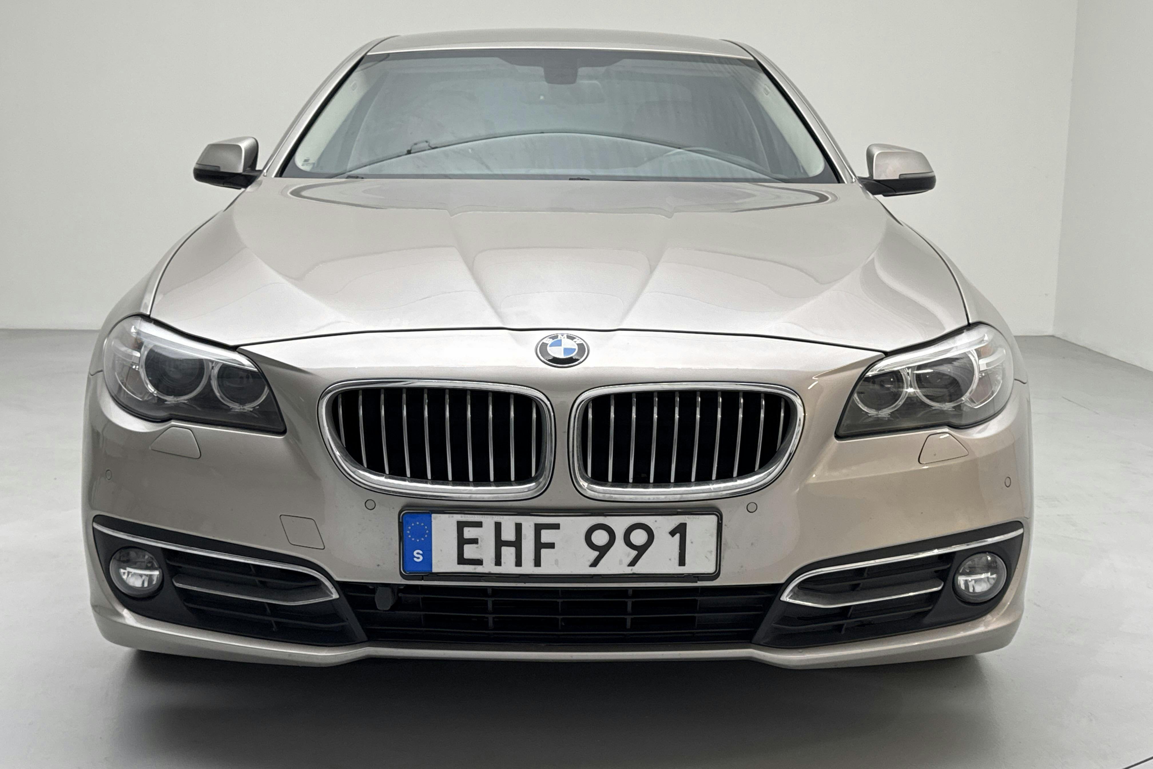 BMW 528i Sedan, F10 (245hk) - 156 810 km - Automaatne - hõbe - 2014