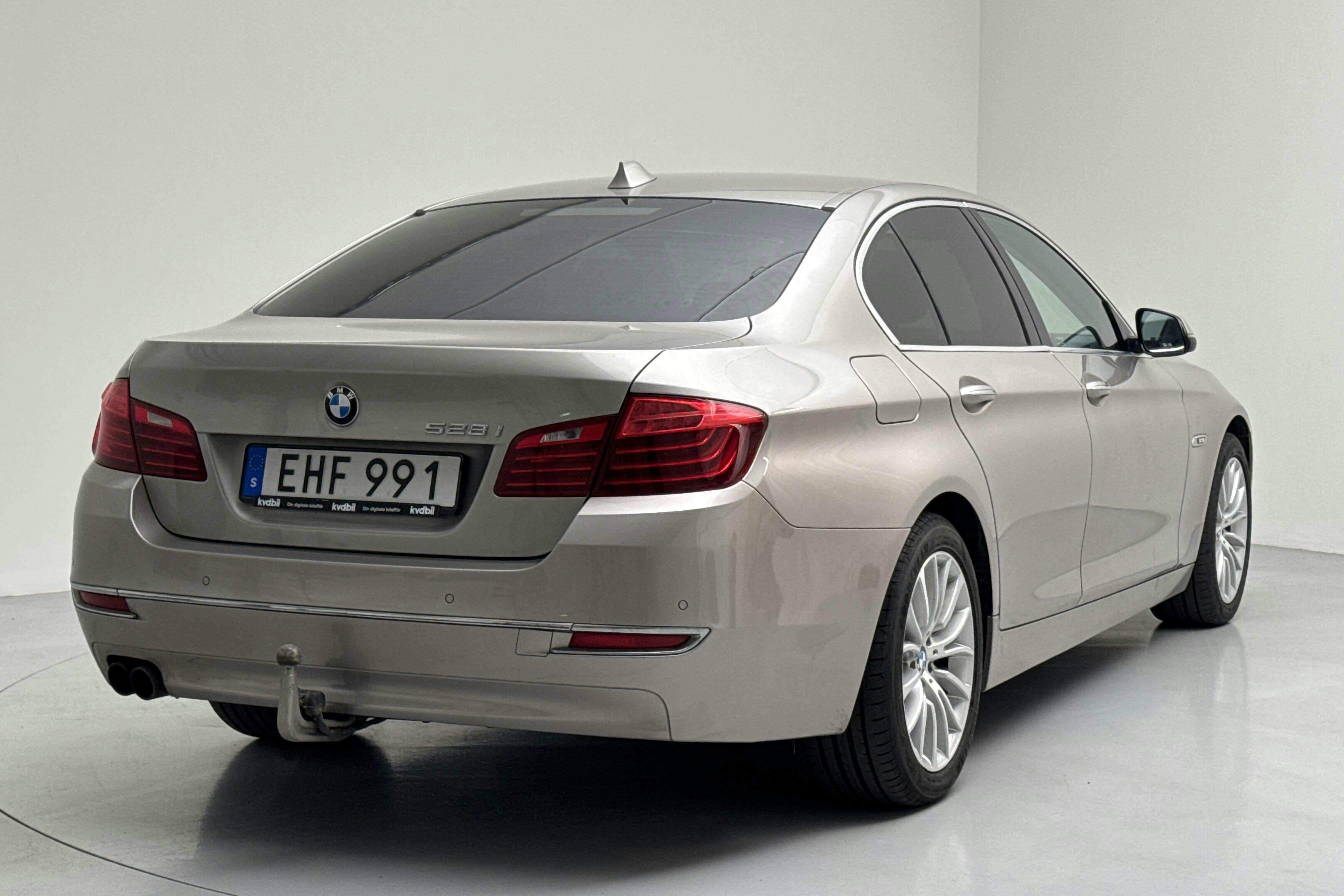 BMW 528i Sedan, F10 (245hk) - 156 810 km - Automaatne - hõbe - 2014