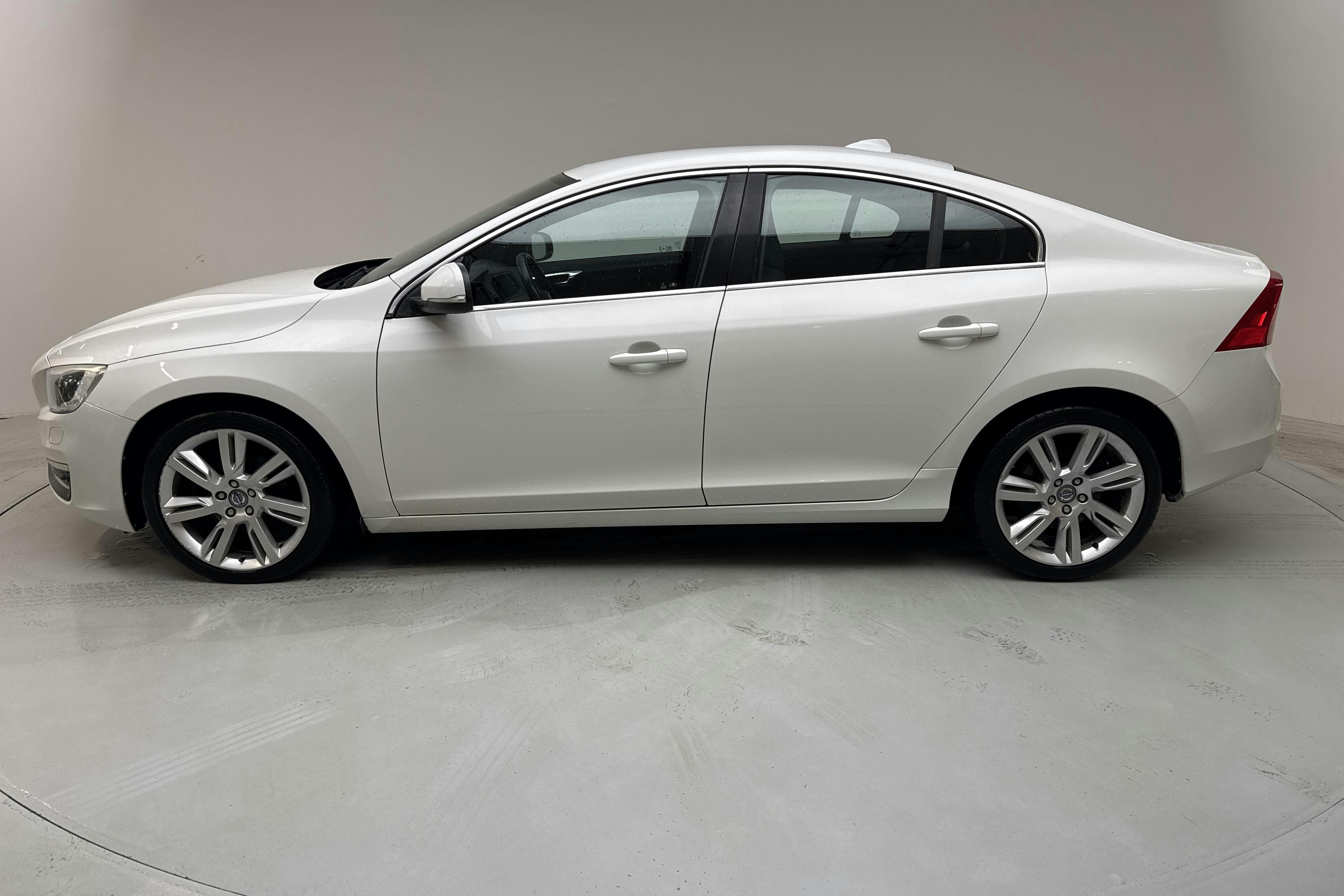 Volvo S60 D4 (181hk) - 213 860 km - Automatic - white - 2014