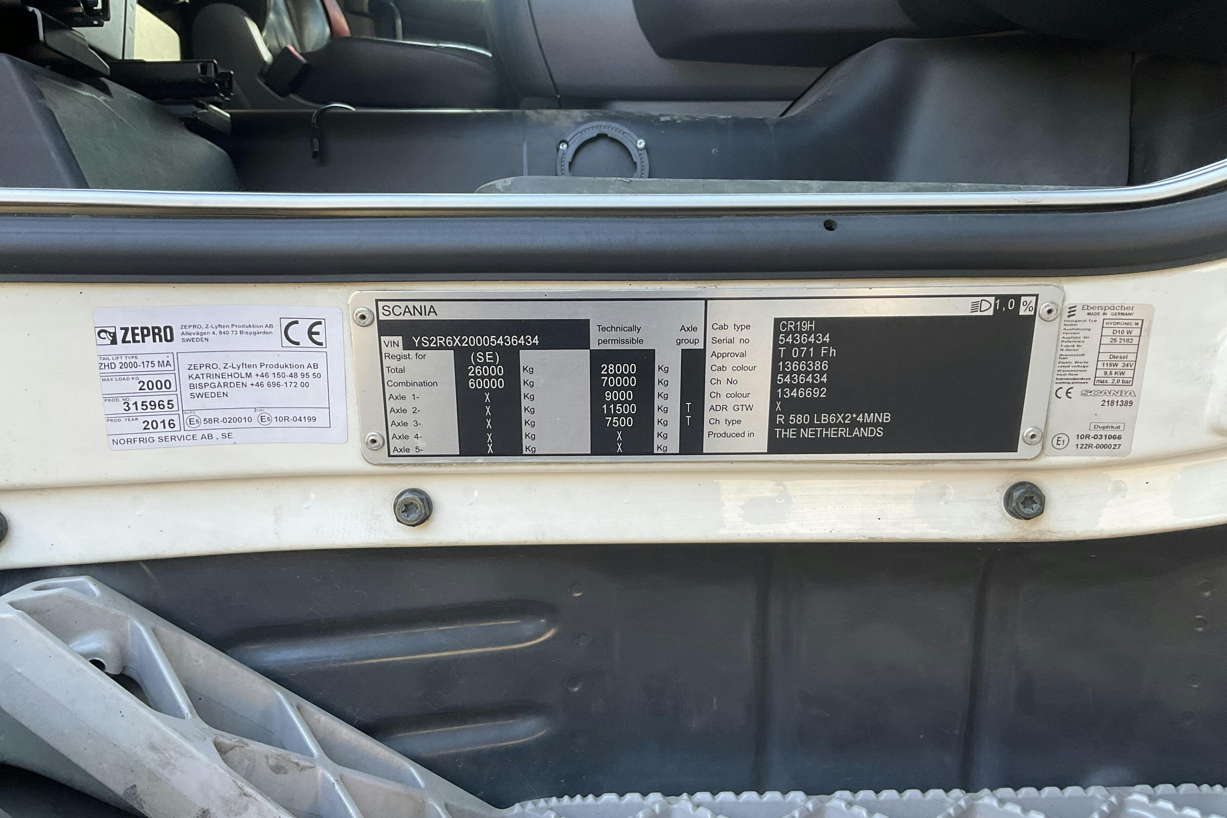 SCANIA R580 - 929 193 km - Automat - vit - 2016