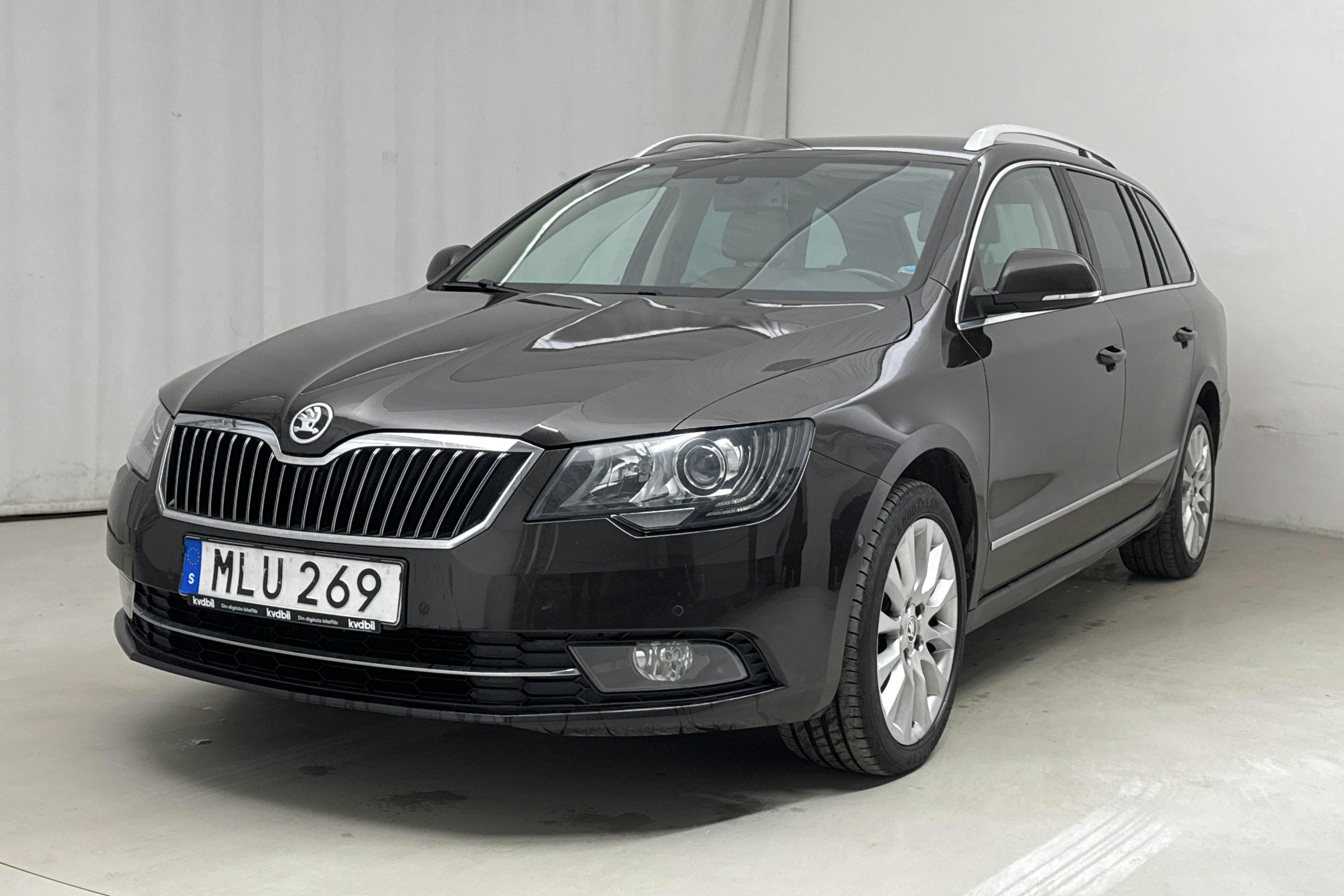 Skoda Superb 2.0 TDI 4x4 Kombi (170hk) - 11 174 mil - Automat - Dark Brown - 2015