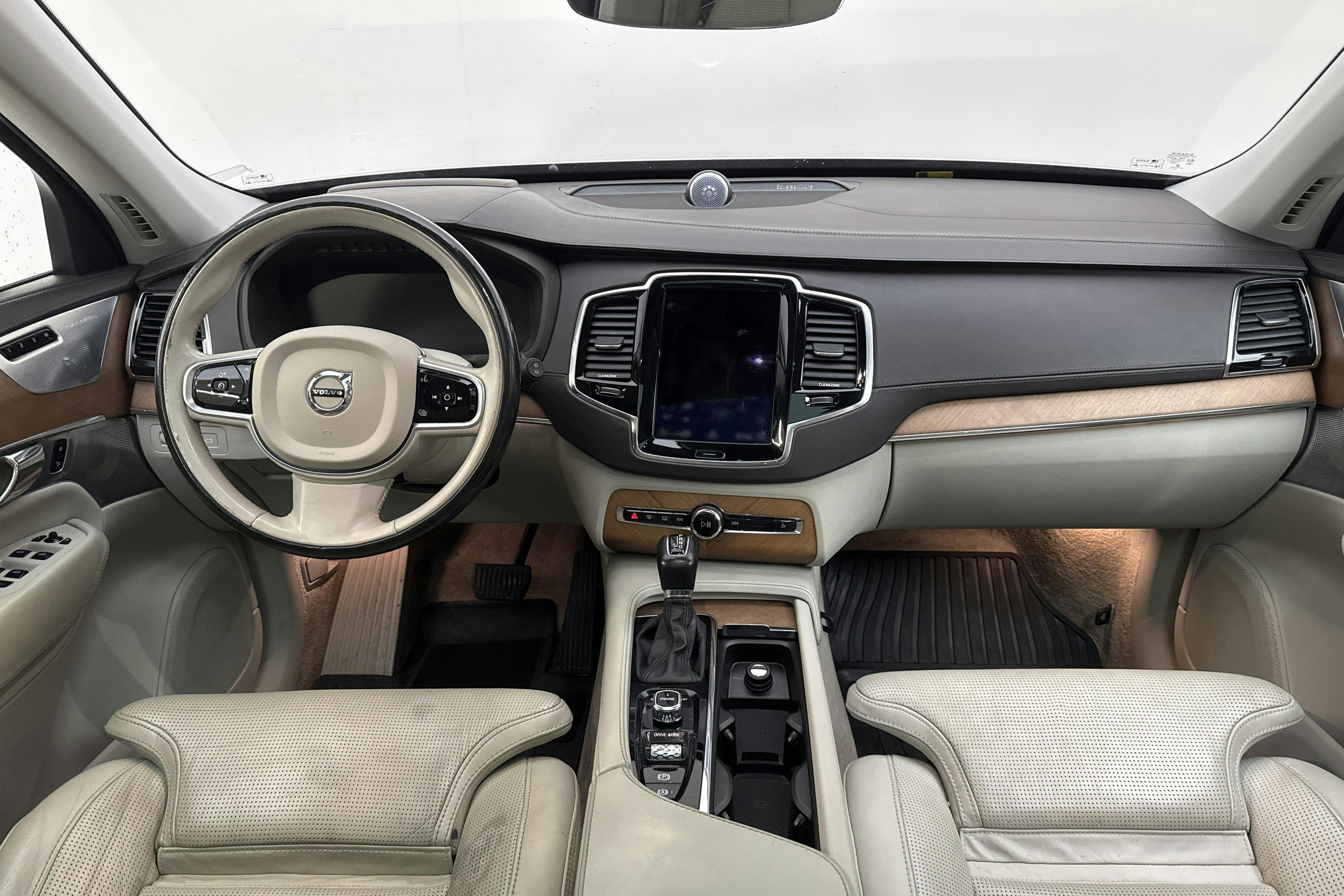 Volvo XC90 D5 AWD (225hk) - 203 740 km - Automaatne - Light Yellow - 2016