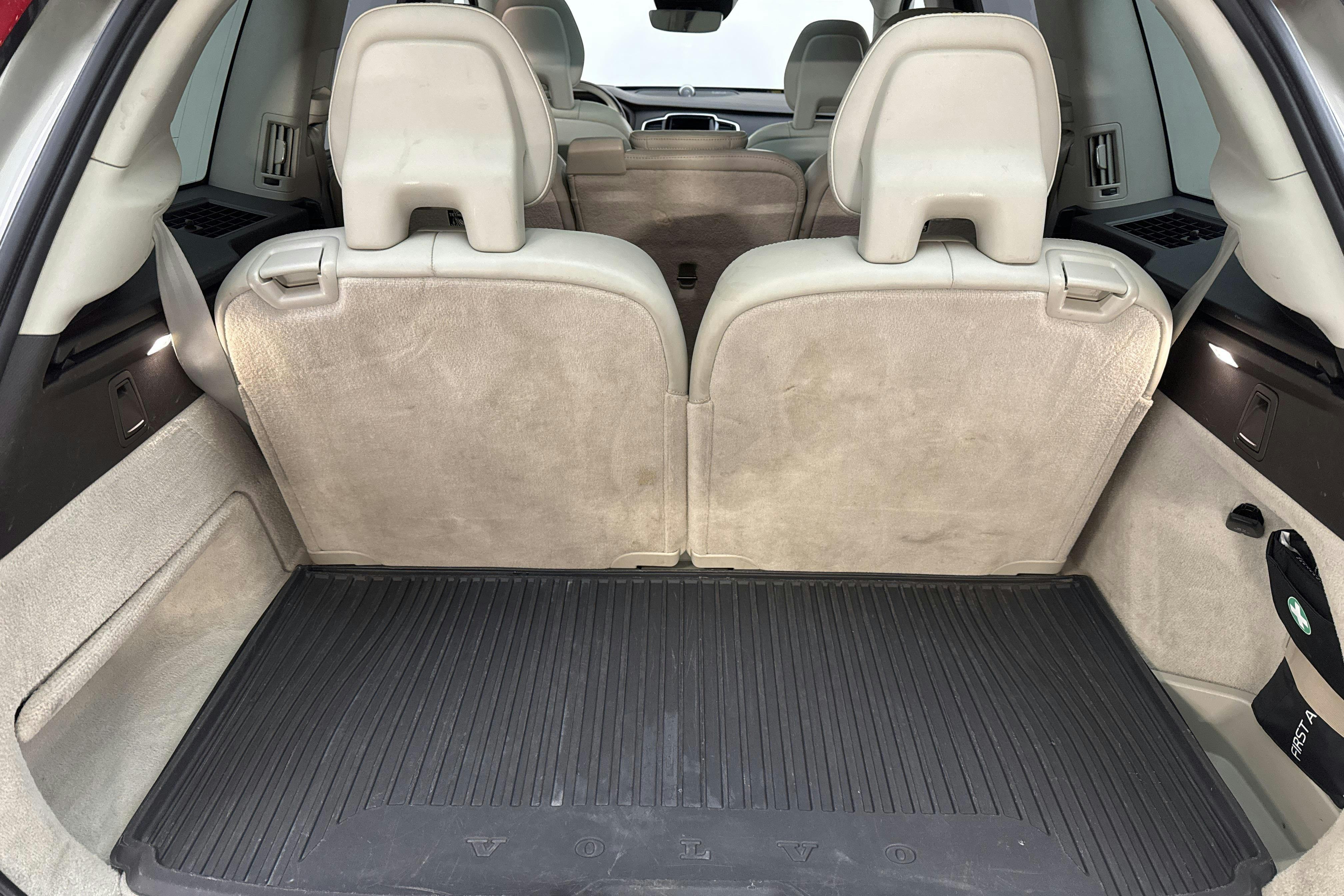 Volvo XC90 D5 AWD (225hk) - 203 740 km - Automaatne - Light Yellow - 2016