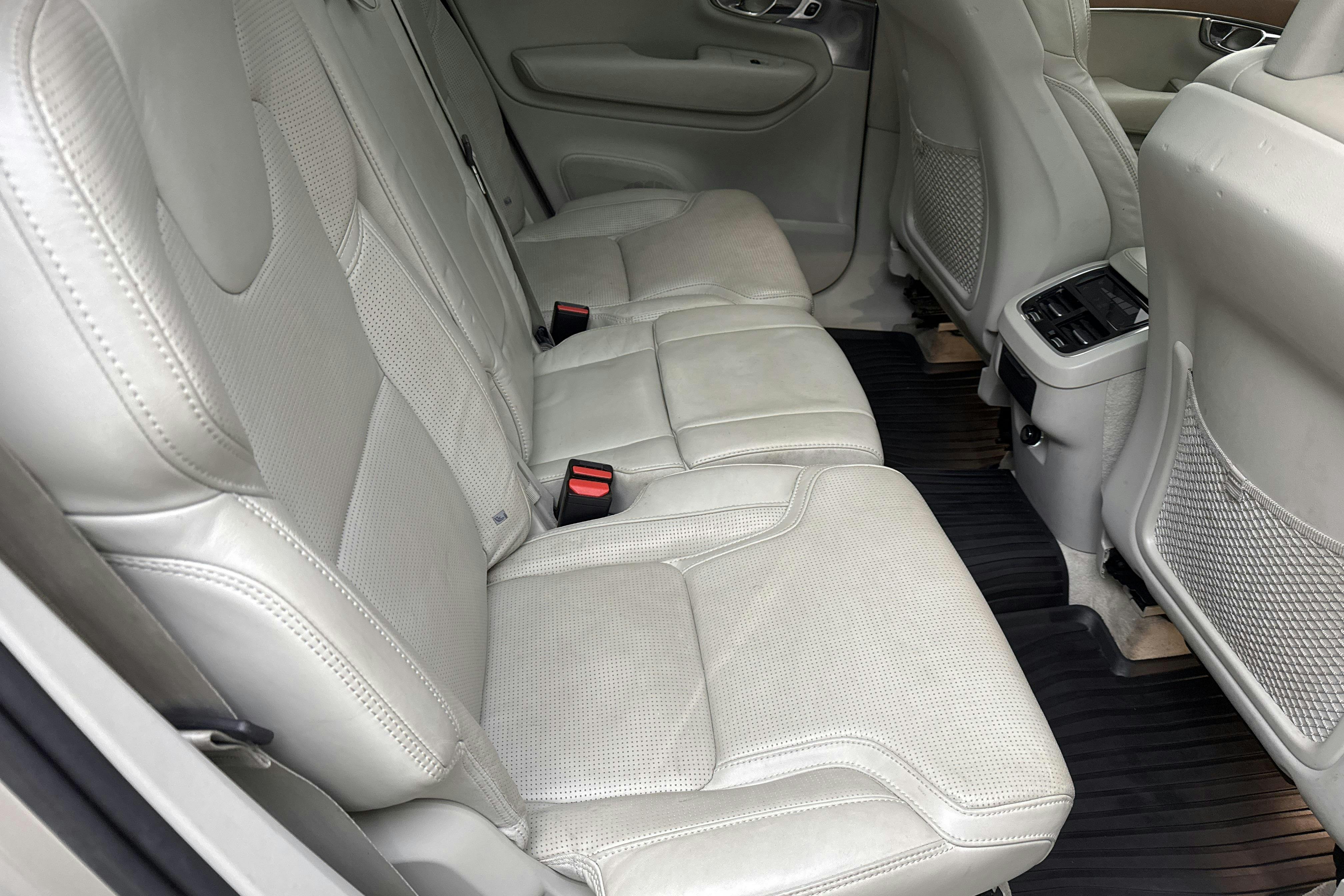 Volvo XC90 D5 AWD (225hk) - 203 740 km - Automaatne - Light Yellow - 2016