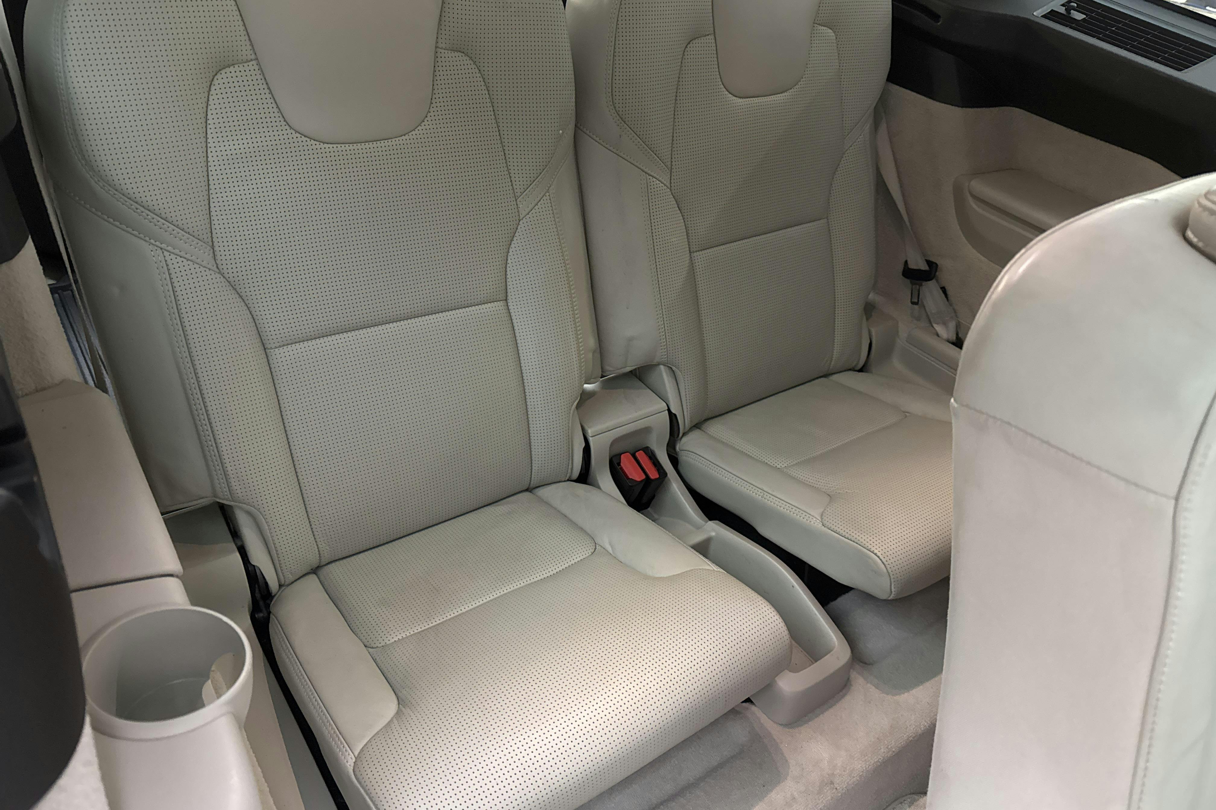 Volvo XC90 D5 AWD (225hk) - 203 740 km - Automaatne - Light Yellow - 2016