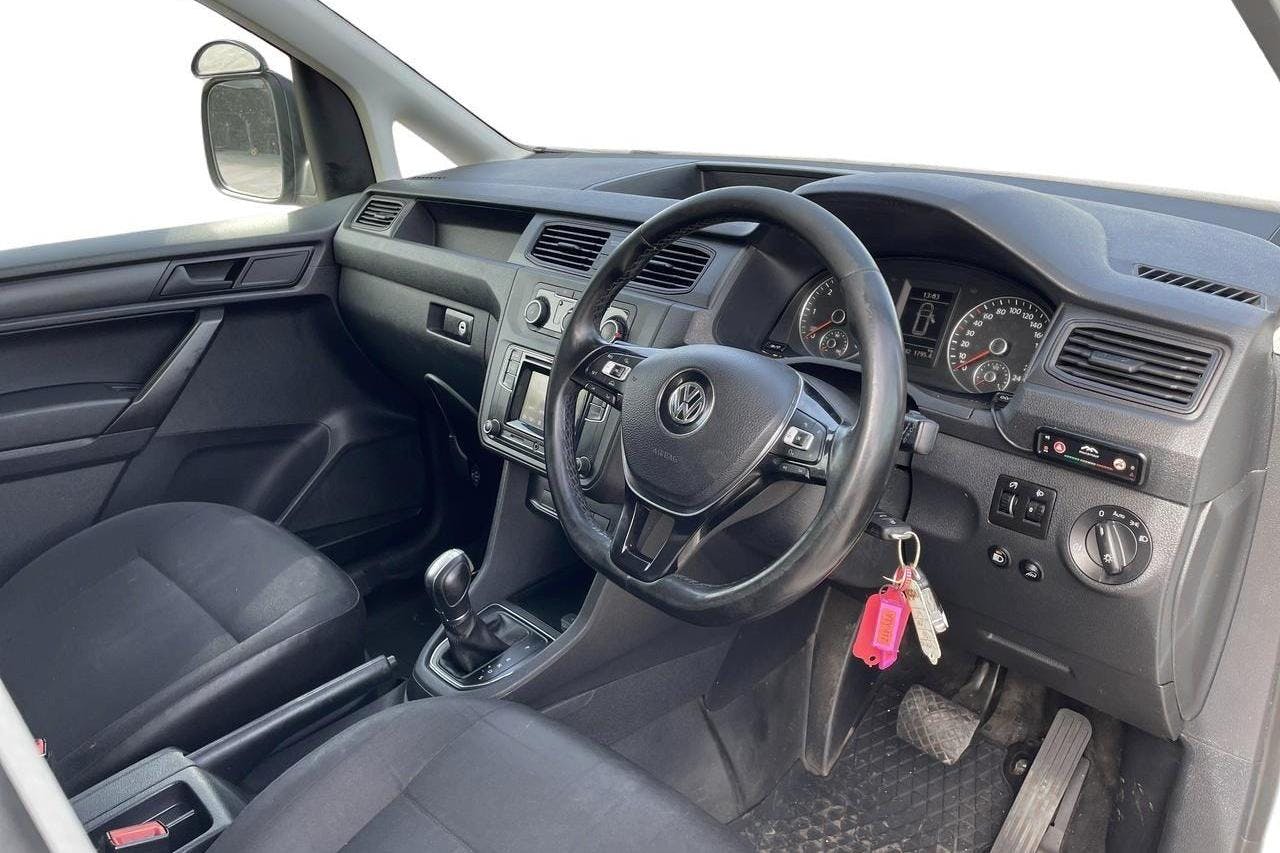 VW Caddy 2.0 TDI Skåp (102hk) - 300 540 km - Automaattinen - valkoinen - 2018