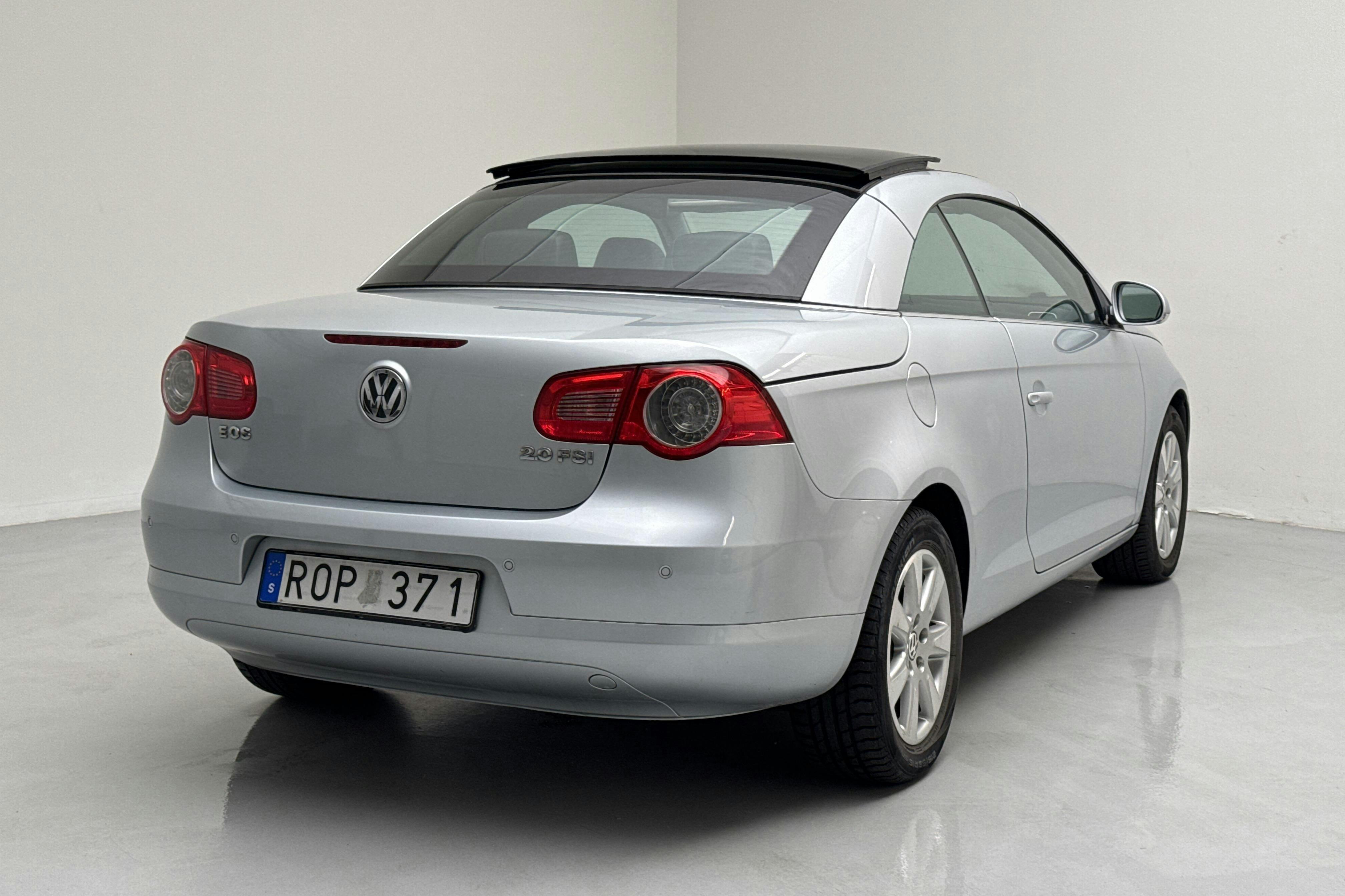 VW Eos 2.0 FSI Cabriolet (150hk) - 127 770 km - Käsitsi - hõbe - 2006