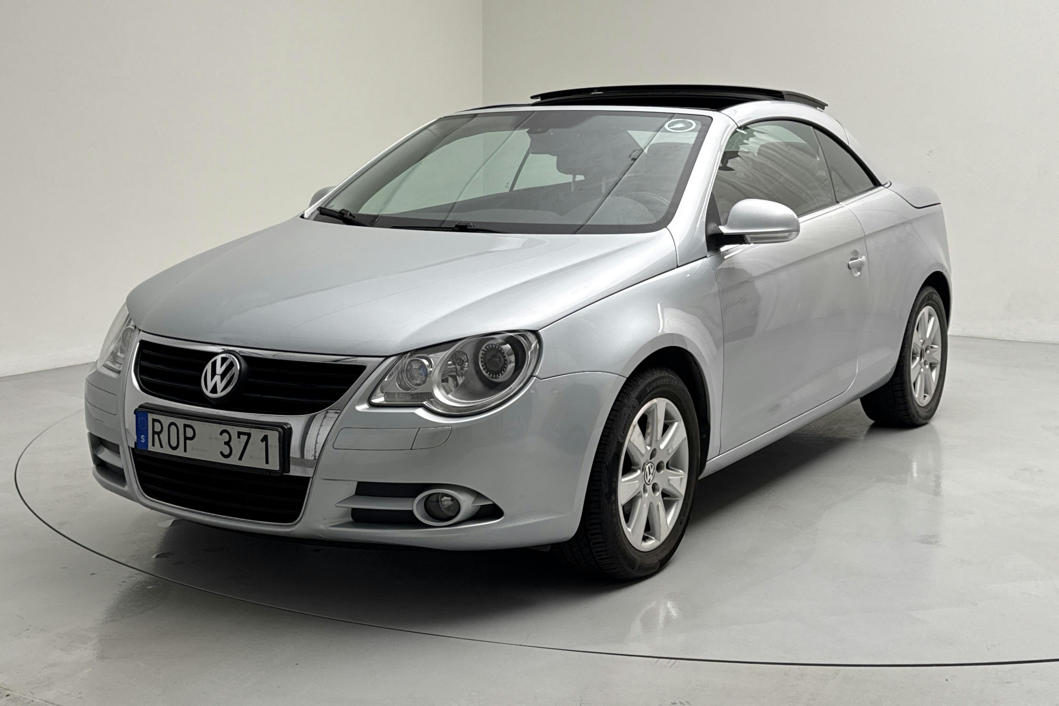 VW Eos 2.0 FSI Cabriolet (150hk) - 127 770 km - Käsitsi - hõbe - 2006