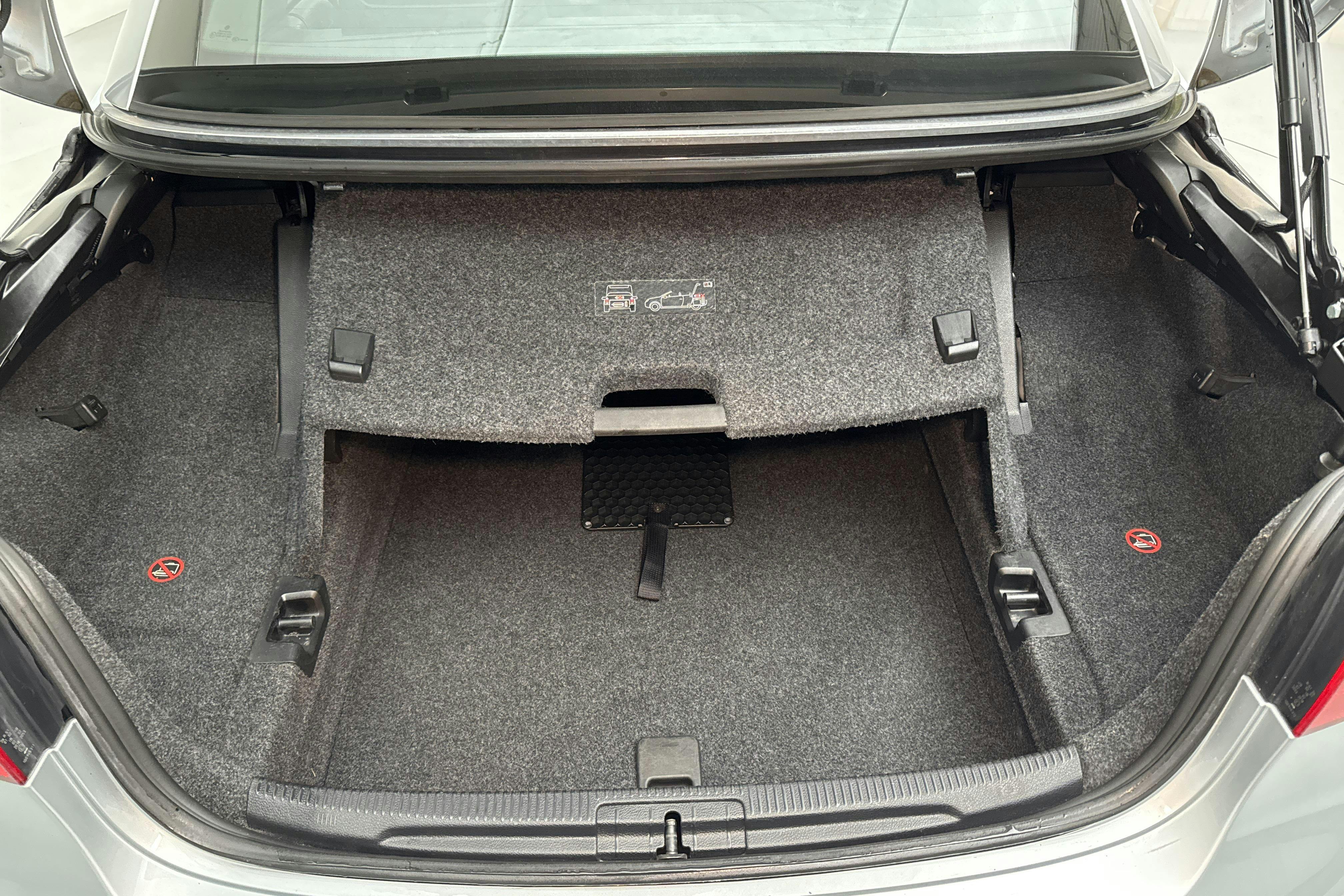 VW Eos 2.0 FSI Cabriolet (150hk) - 127 770 km - Käsitsi - hõbe - 2006