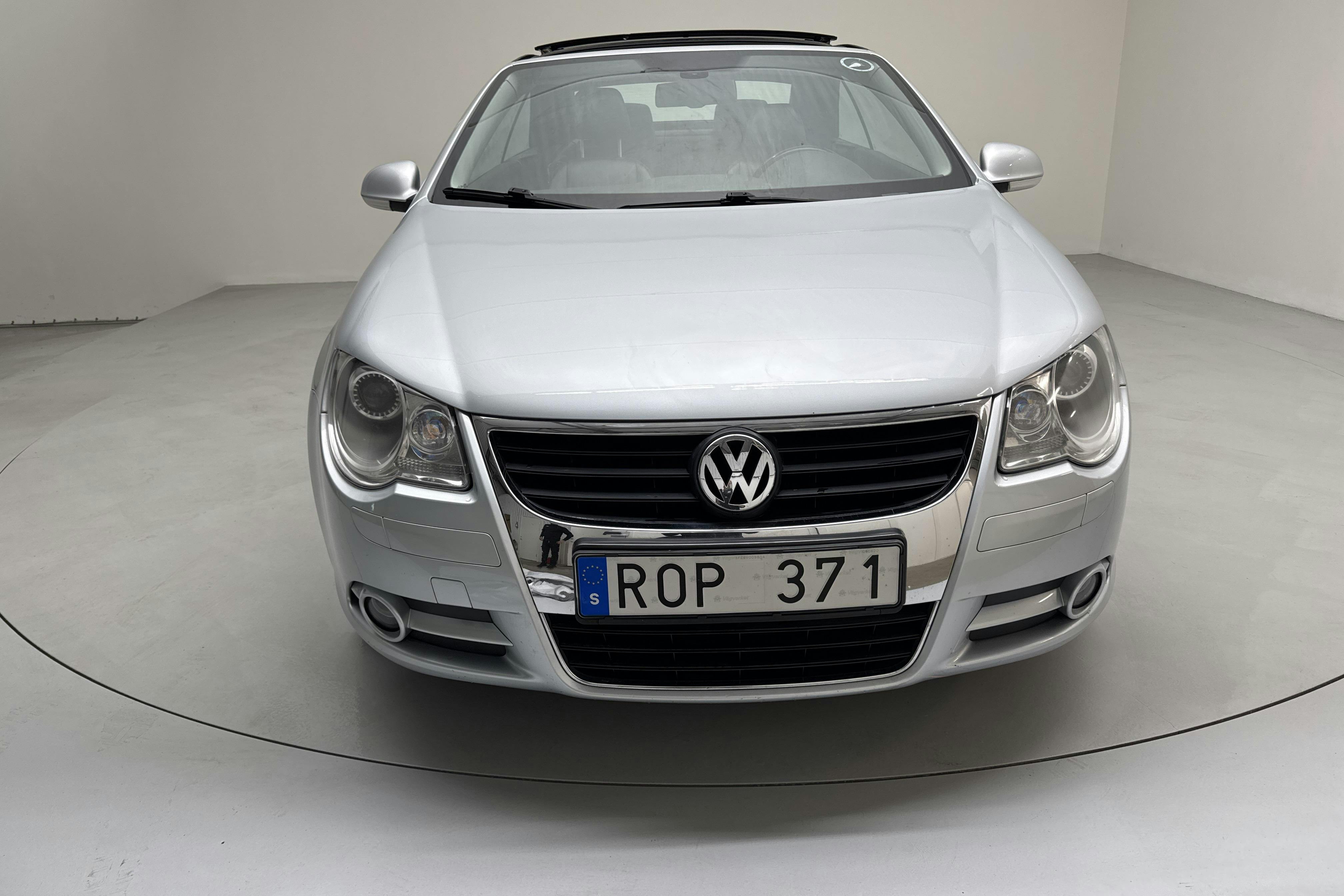 VW Eos 2.0 FSI Cabriolet (150hk) - 127 770 km - Käsitsi - hõbe - 2006