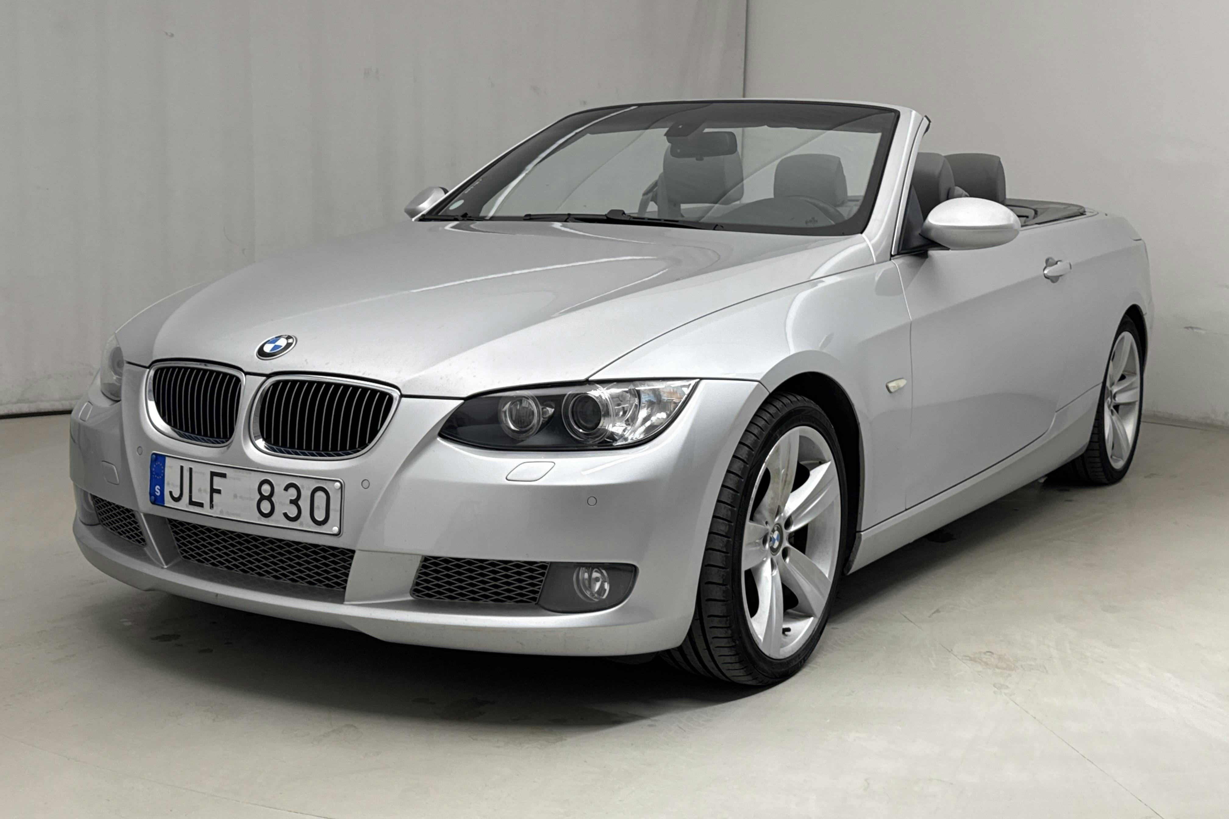 BMW 335i Cabriolet, E93 (306hk) - 205 310 km - Manual - Light Grey - 2008