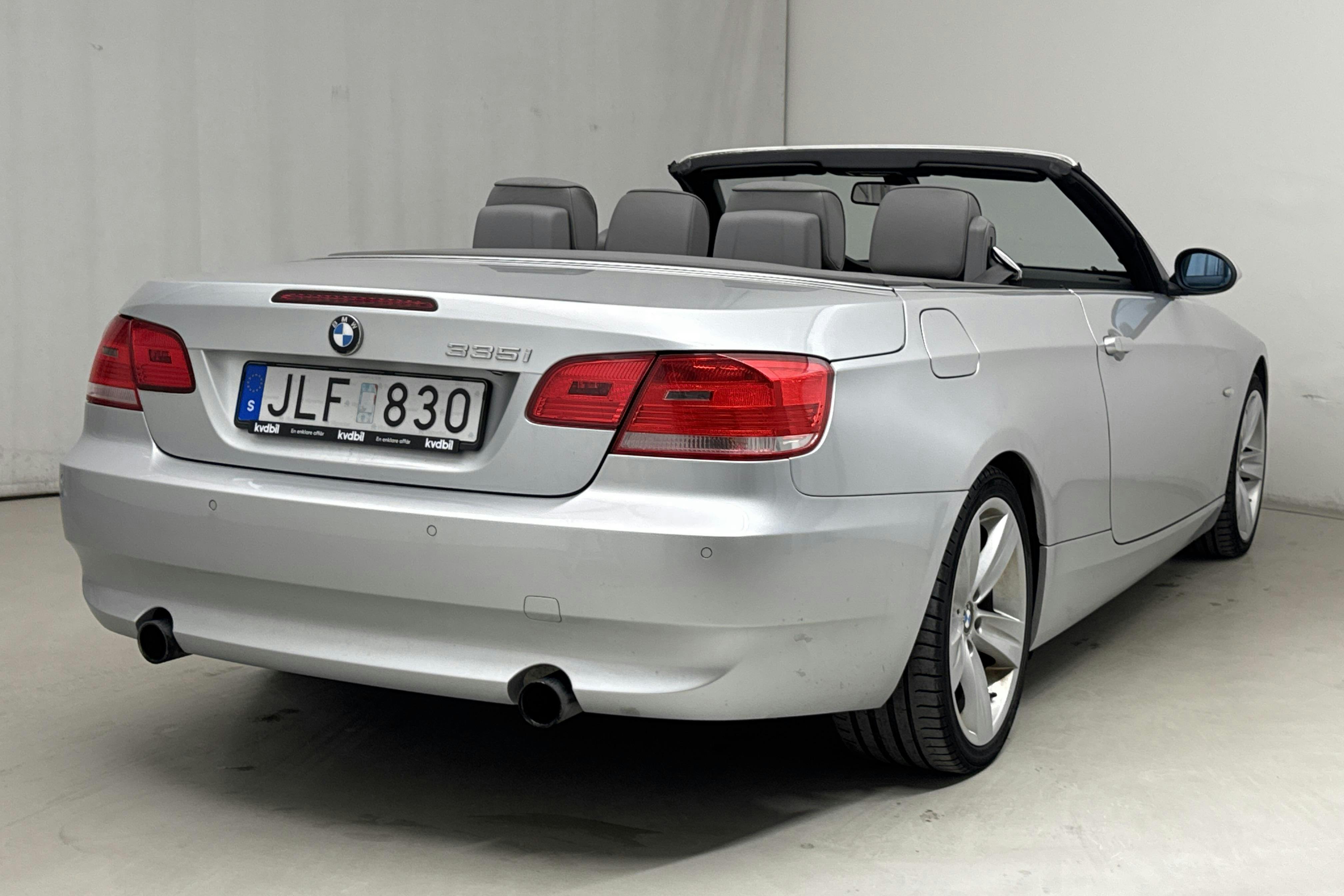 BMW 335i Cabriolet, E93 (306hk) - 205 310 km - Manual - Light Grey - 2008