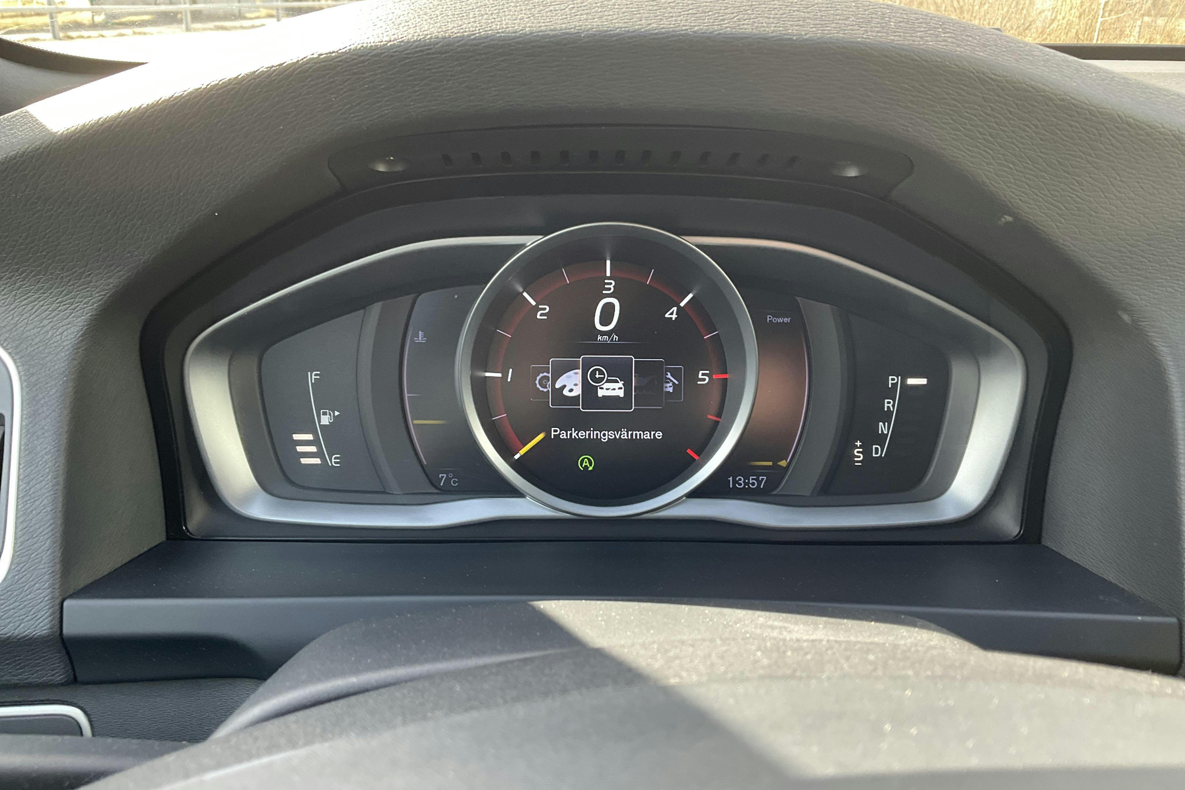 Volvo V60 D4 (190hk) - 191 620 km - Automatyczna - Dark Blue - 2016