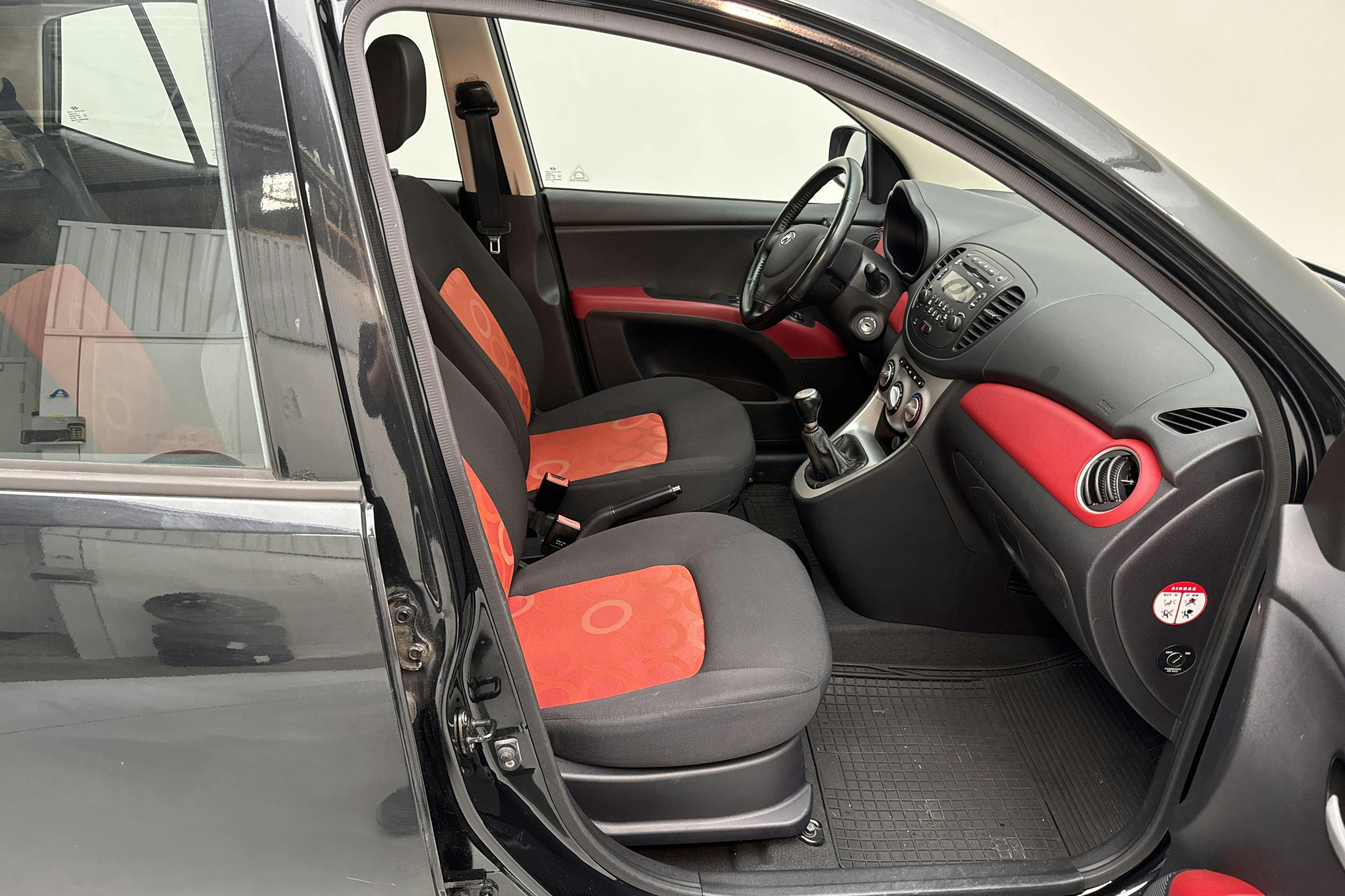 Hyundai i10 1.2 (78hk) - 161 370 km - Käsitsi - must - 2009