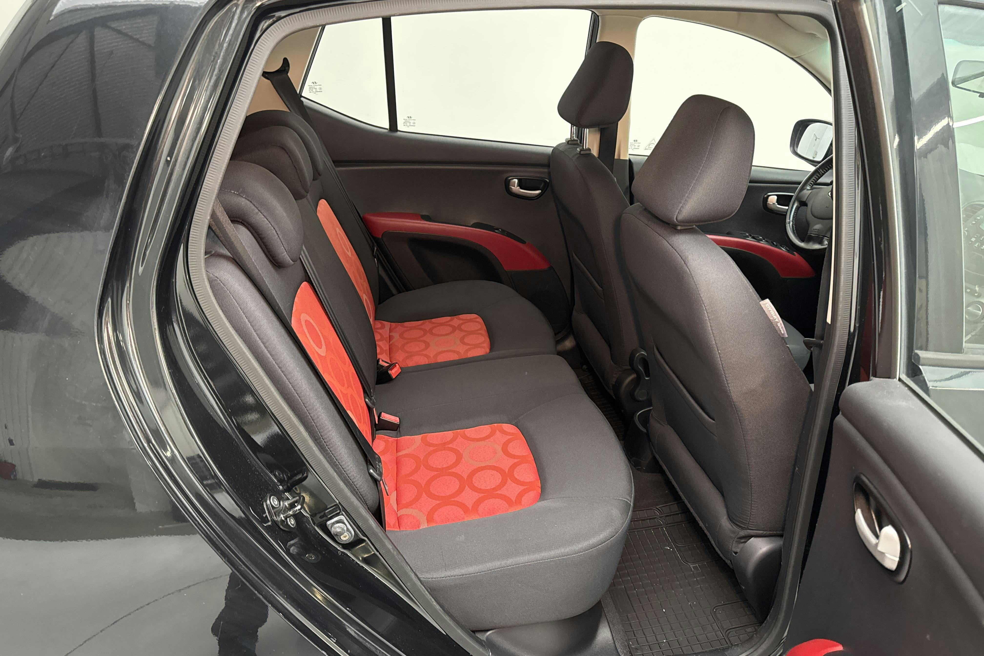 Hyundai i10 1.2 (78hk) - 161 370 km - Käsitsi - must - 2009
