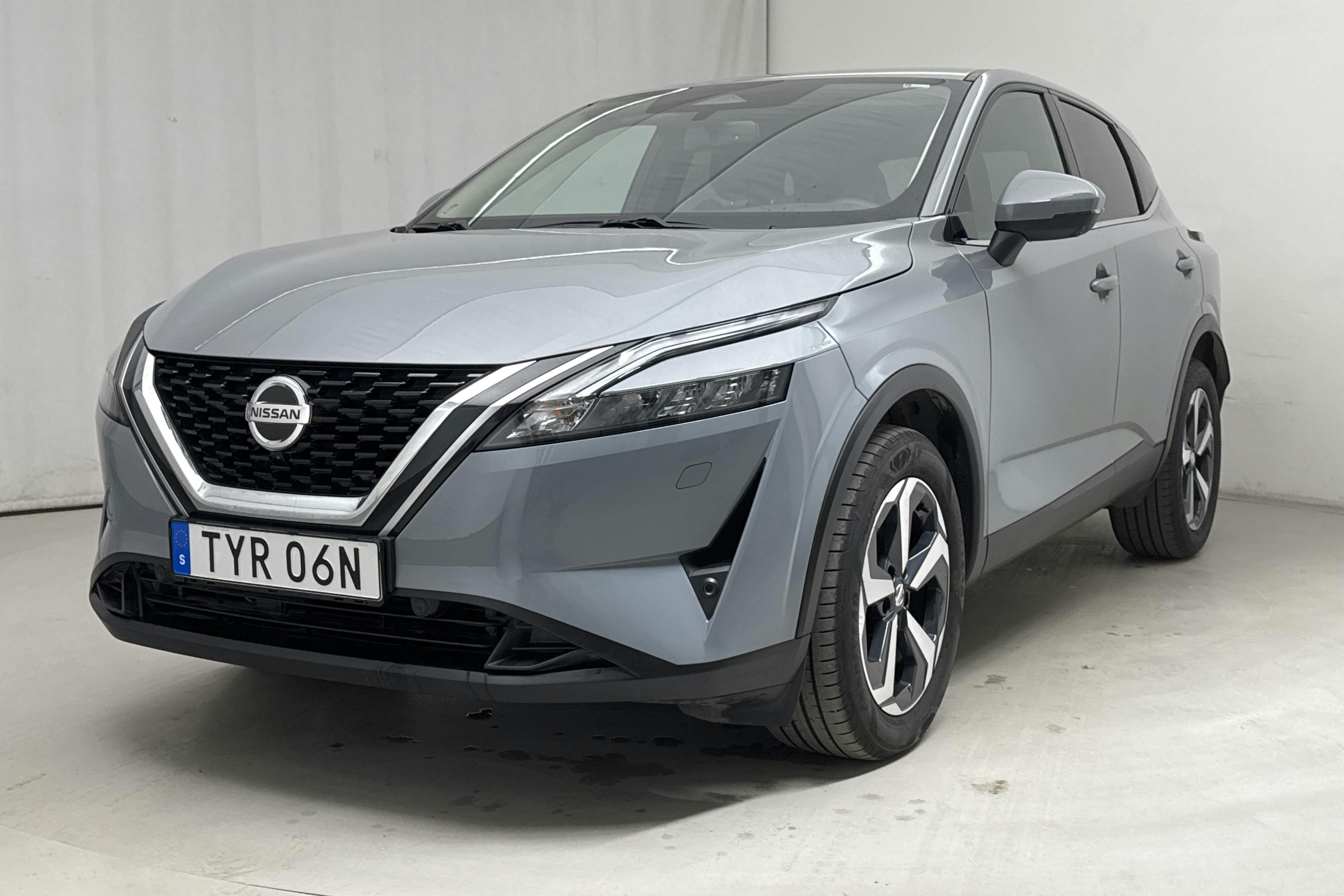 Nissan Qashqai 1.3 MHEV (158hk) - 4 939 mil - Automat - Light Grey - 2022