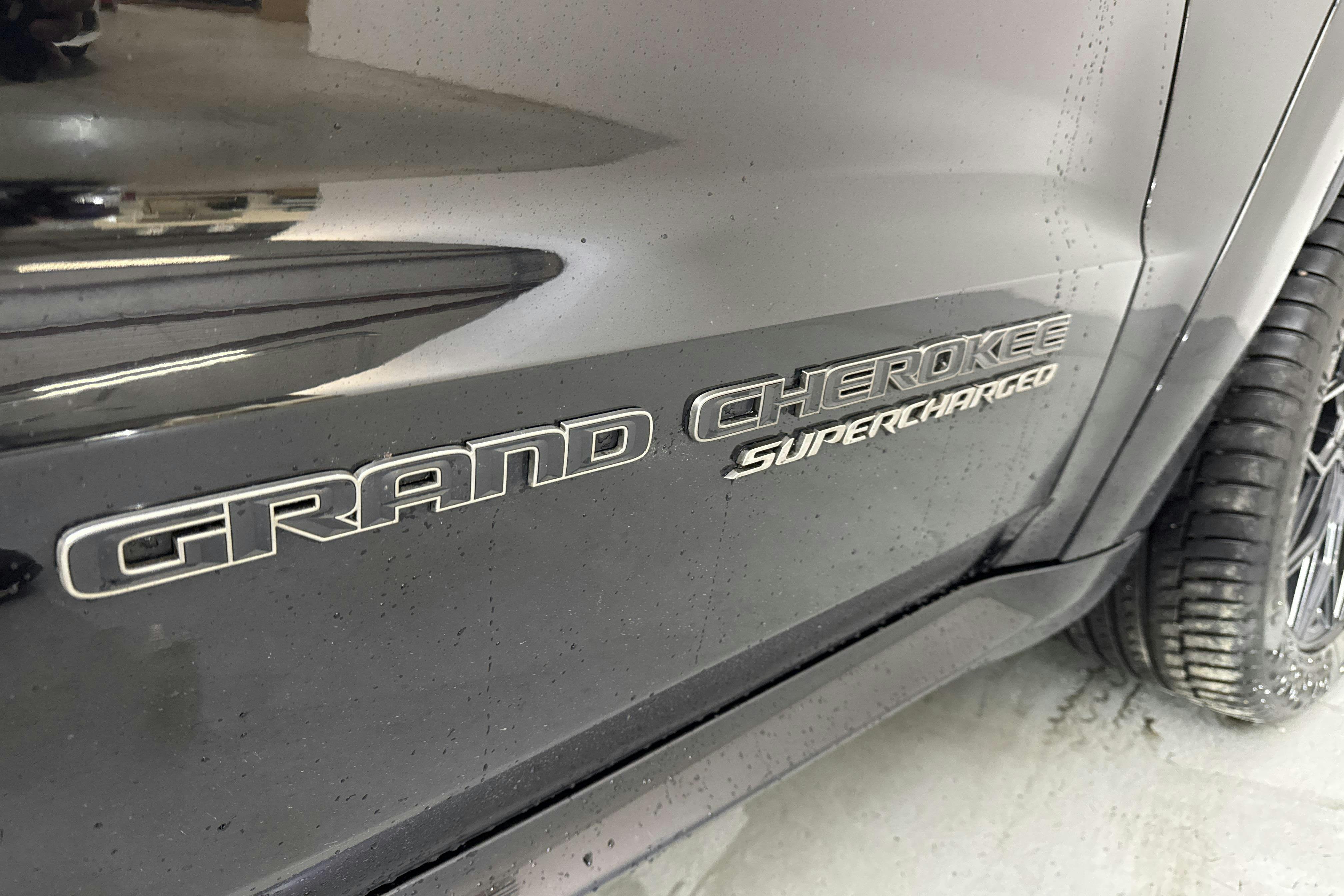 Jeep Grand Cherokee SRT Hellcat TrackHawk 6.2 V8 AWD (710hk) - 133 930 km - Automaatne - must - 2018
