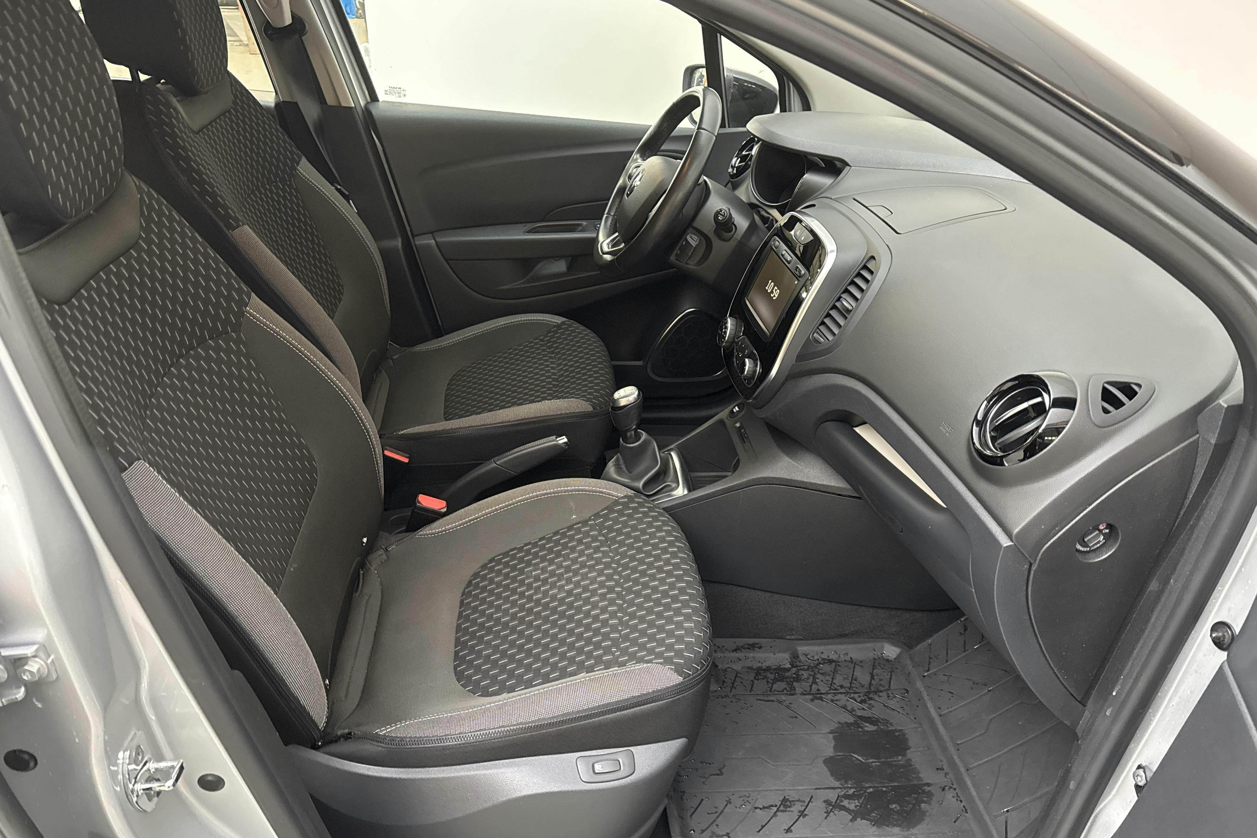 Renault Captur 0.9 TCe (90hk) - 6 870 mil - Manuell - 2019