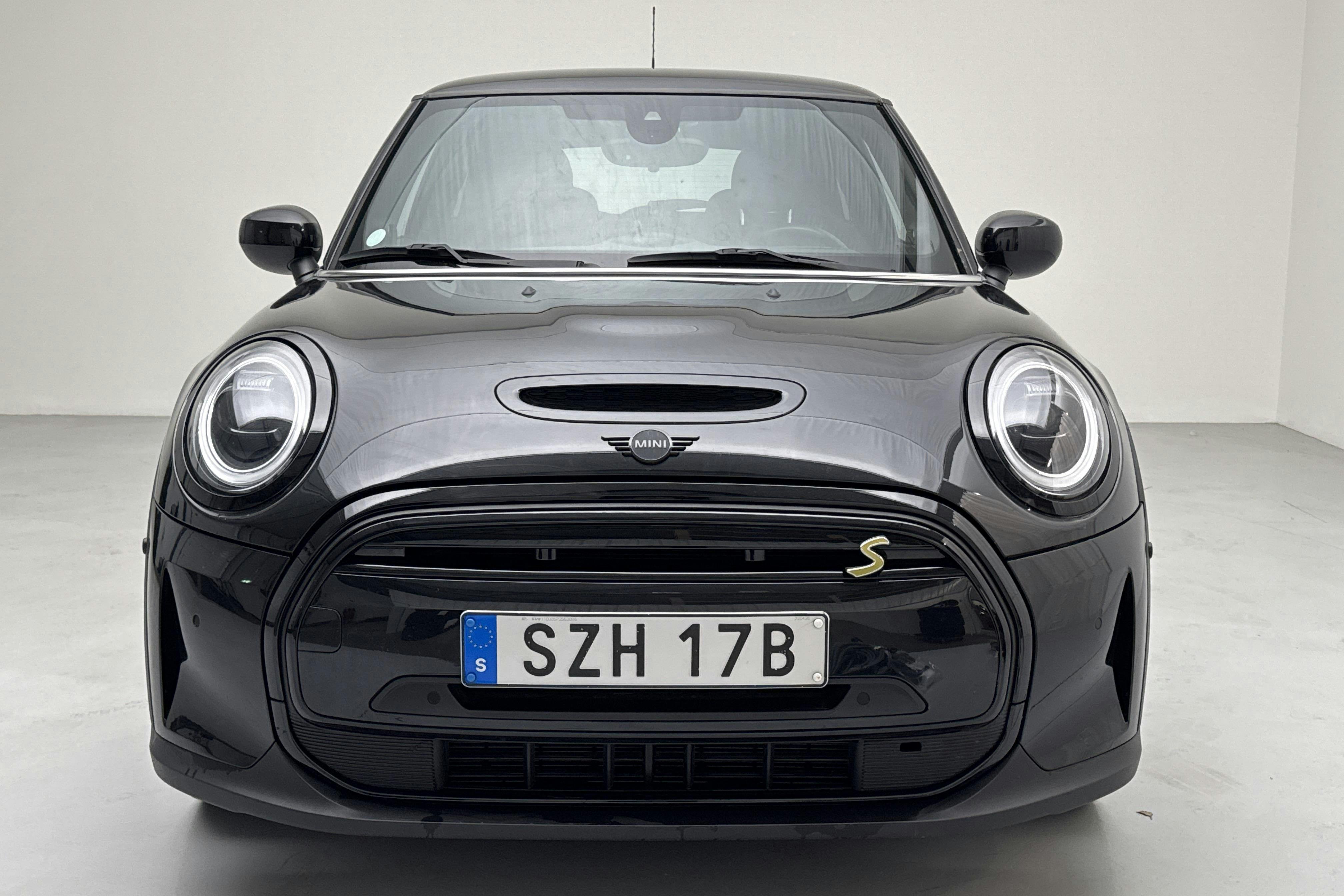 MINI Cooper SE, F56 LCI (184hk) - 23 890 km - Automaatne - must - 2023
