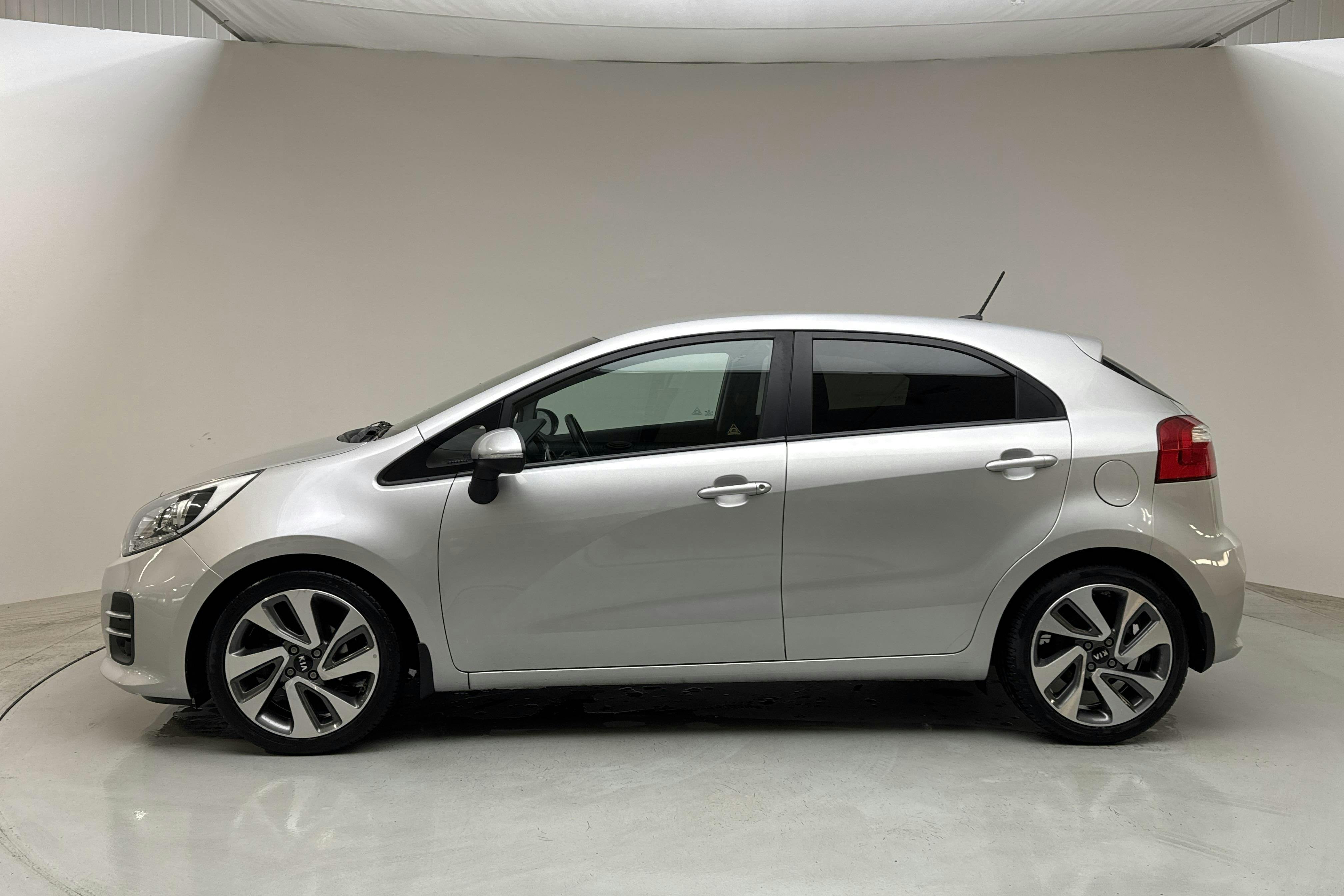 KIA Rio 1.2 (85hk) - 98 890 km - Manual - gray - 2016