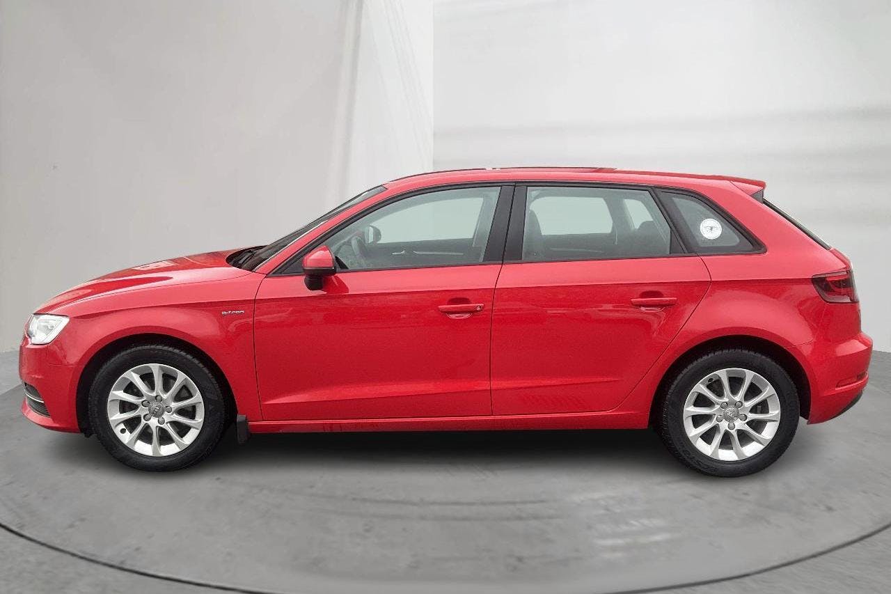 Audi A3 1.4 TFSI g-tron Sportback (110hk) - 223 890 km - Käsitsi - punane - 2016