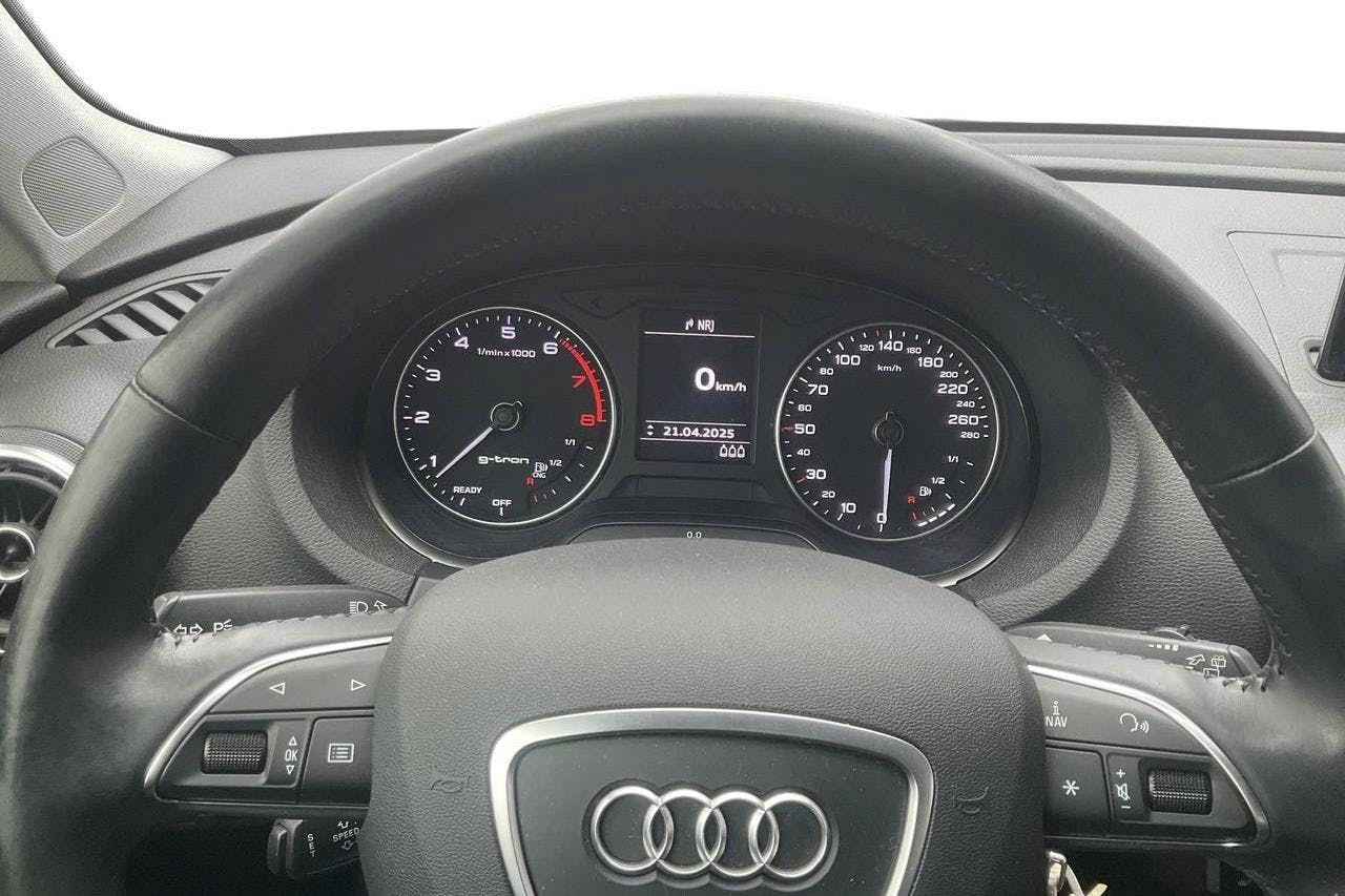 Audi A3 1.4 TFSI g-tron Sportback (110hk) - 223 890 km - Käsitsi - punane - 2016